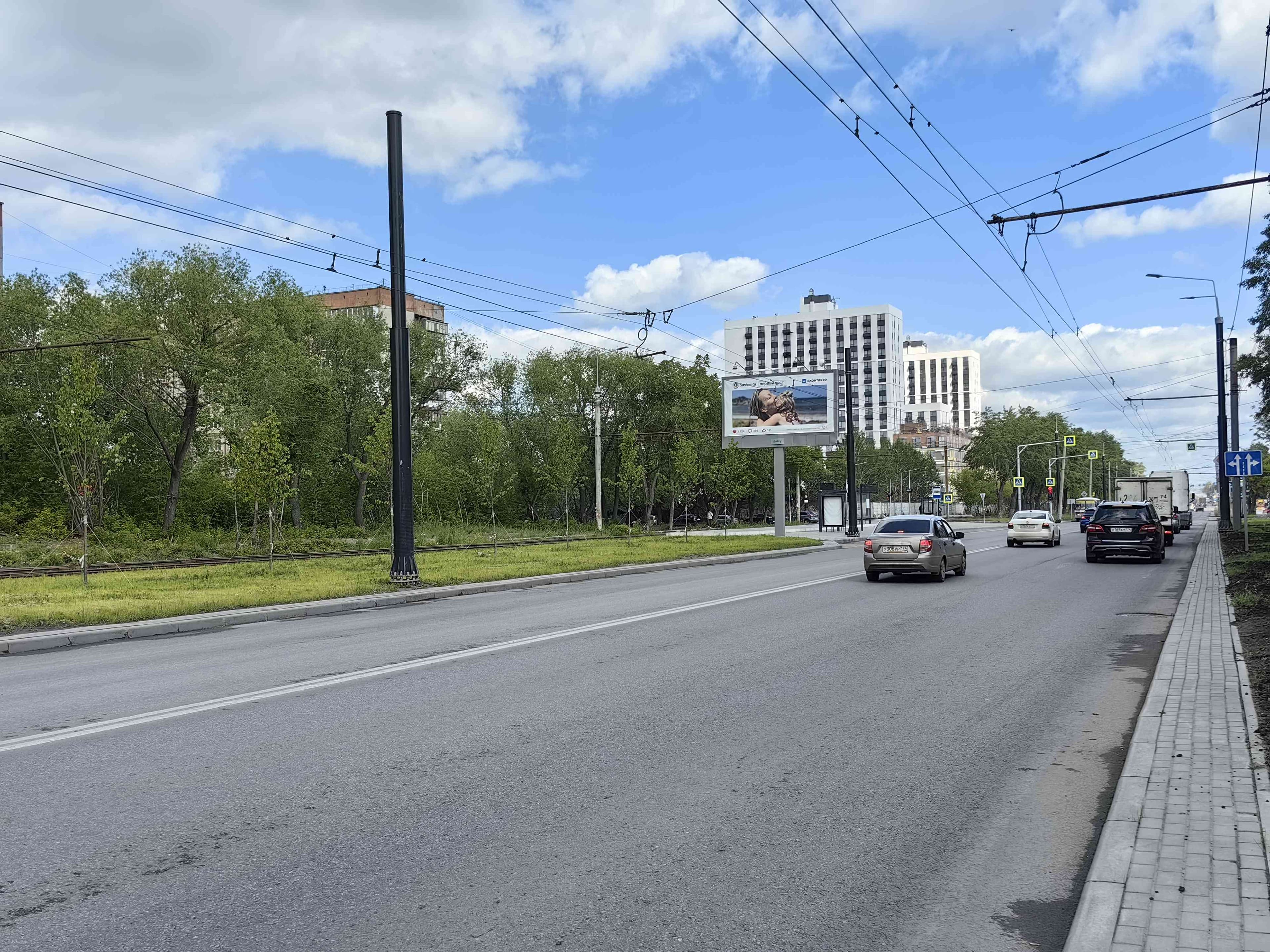 Челябинск. Ленина пр., д. 4А (за ост. "Молодежная", в центр), сторона Б