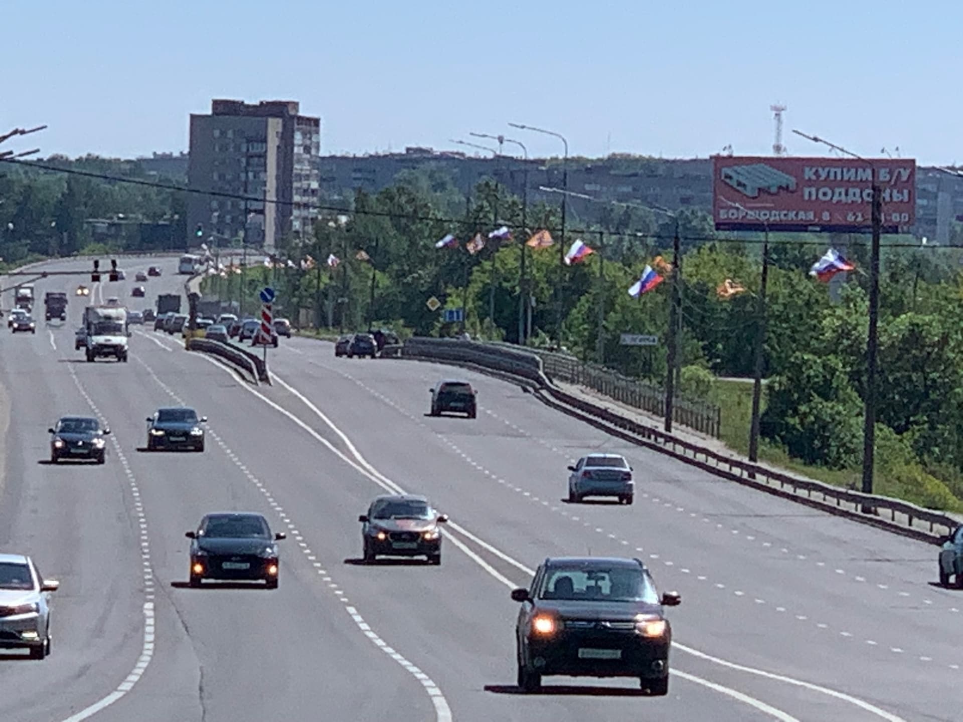 Реклама big по адресу Северное шоссе слева от моста (в Заречье)
