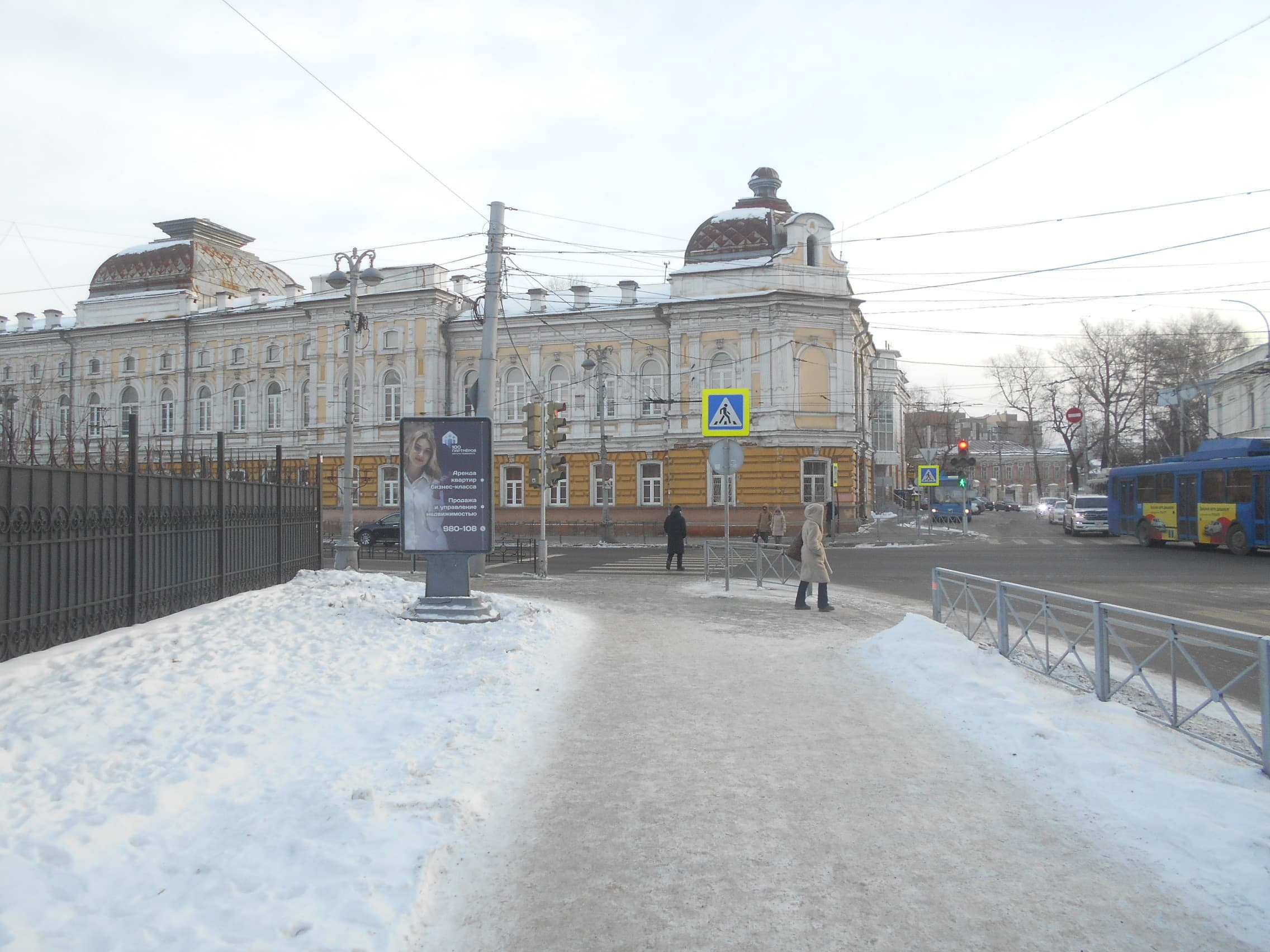 Реклама 1.2x1.8 по адресу Свердлова ул. / Марата ул. гост. "Русь" (поз.3)