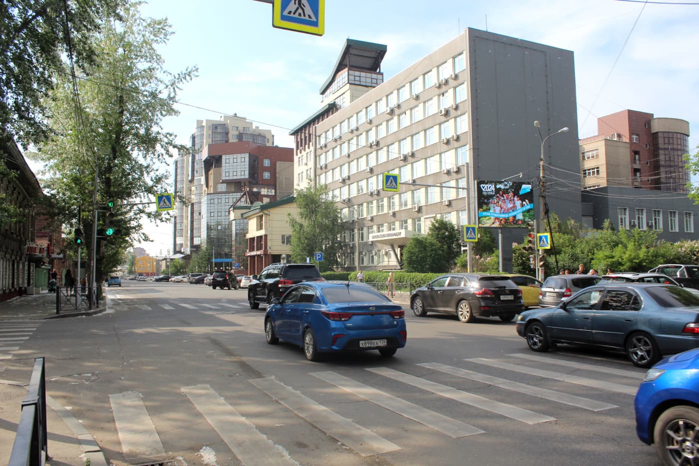 Реклама 2.7x3.7 по адресу Декабрьских Событий ул. / Дзержинского ул.