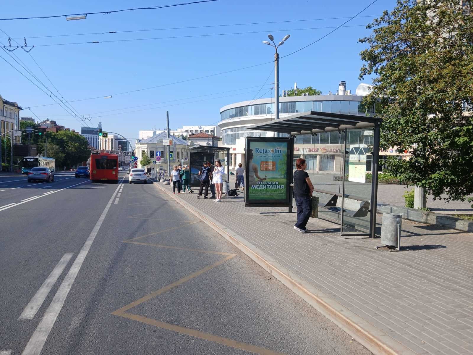 Реклама 1.2x1.8 по адресу Пушкина ул. (ост. "Ленинский Садик") поз.1 (роллер 1,2х1,8)