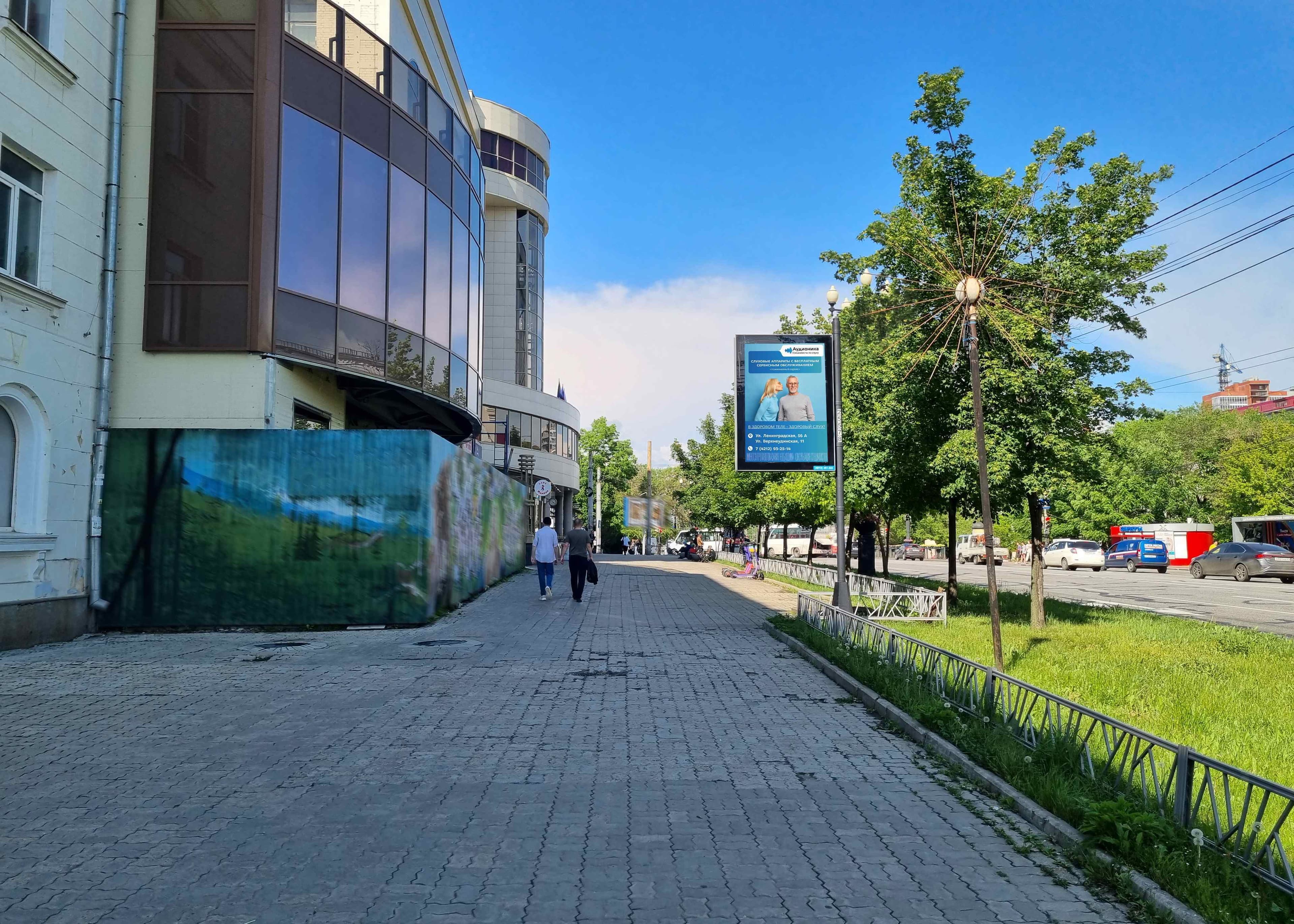 Реклама 1.2x1.8 по адресу К. Маркса ул., д. 57 (ТЦ "Дом одежды")