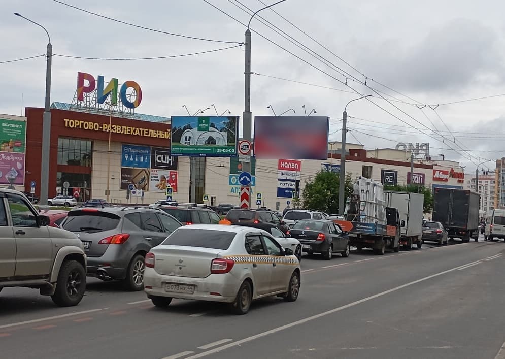 Реклама 3x6 по адресу Магистральная ул. , разделительная полоса напротив ТРЦ РИО