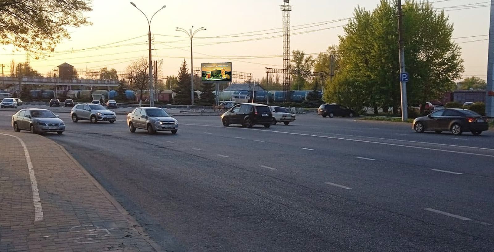 Реклама 3x6 по адресу Гагарина ул. 106 ( Привокзальная  пл. поз.2 ) (призма)