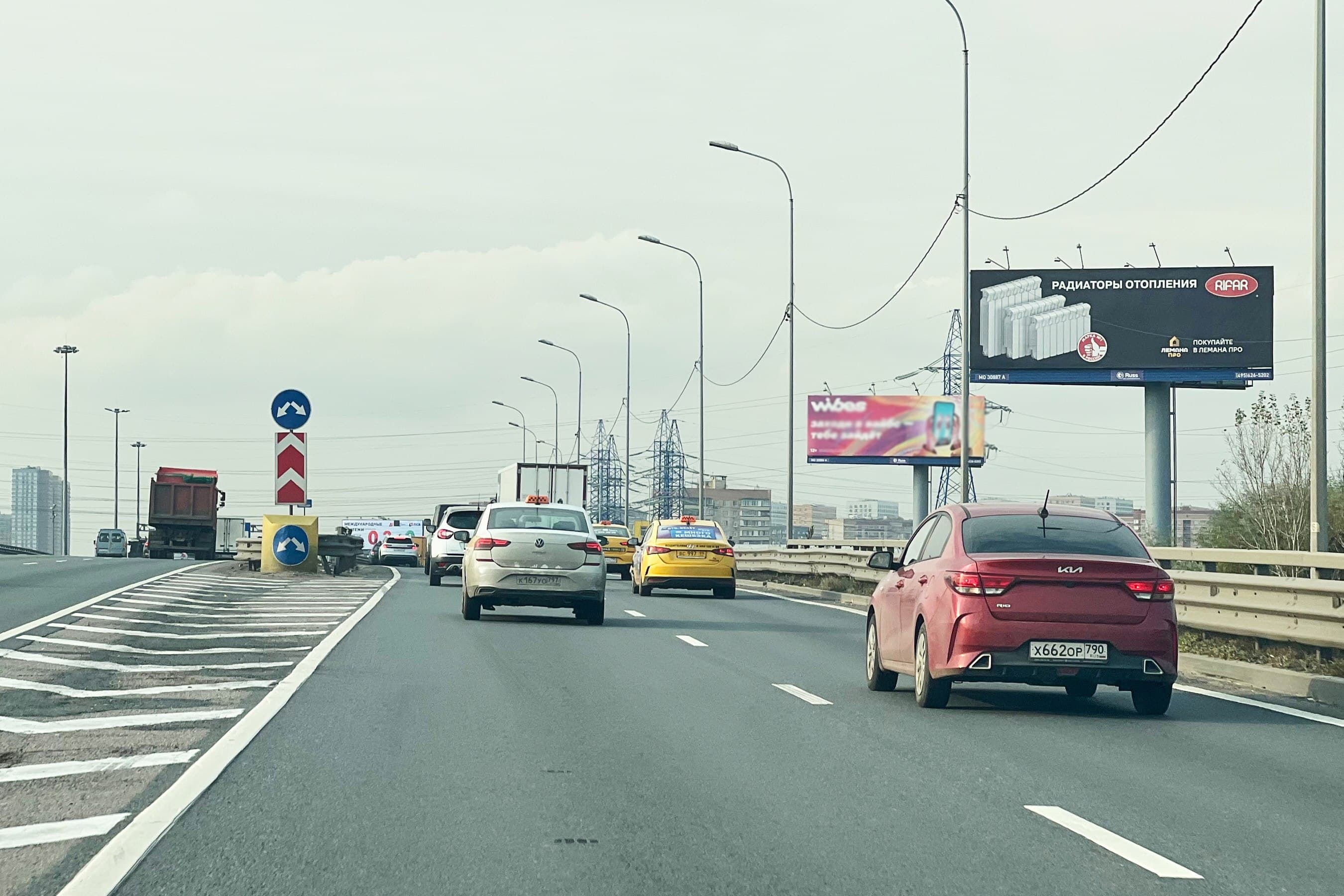Московская область. Новорязанское шоссе,   4,7 км от МКАД, Люберцы, сторона А