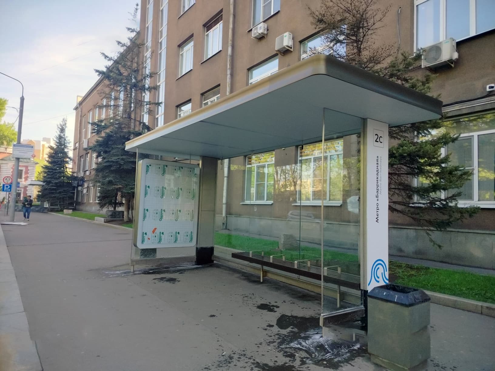 Москва. Большая Грузинская ул.   4-6с1 - ост. "Метро Баррикадная", сторона А