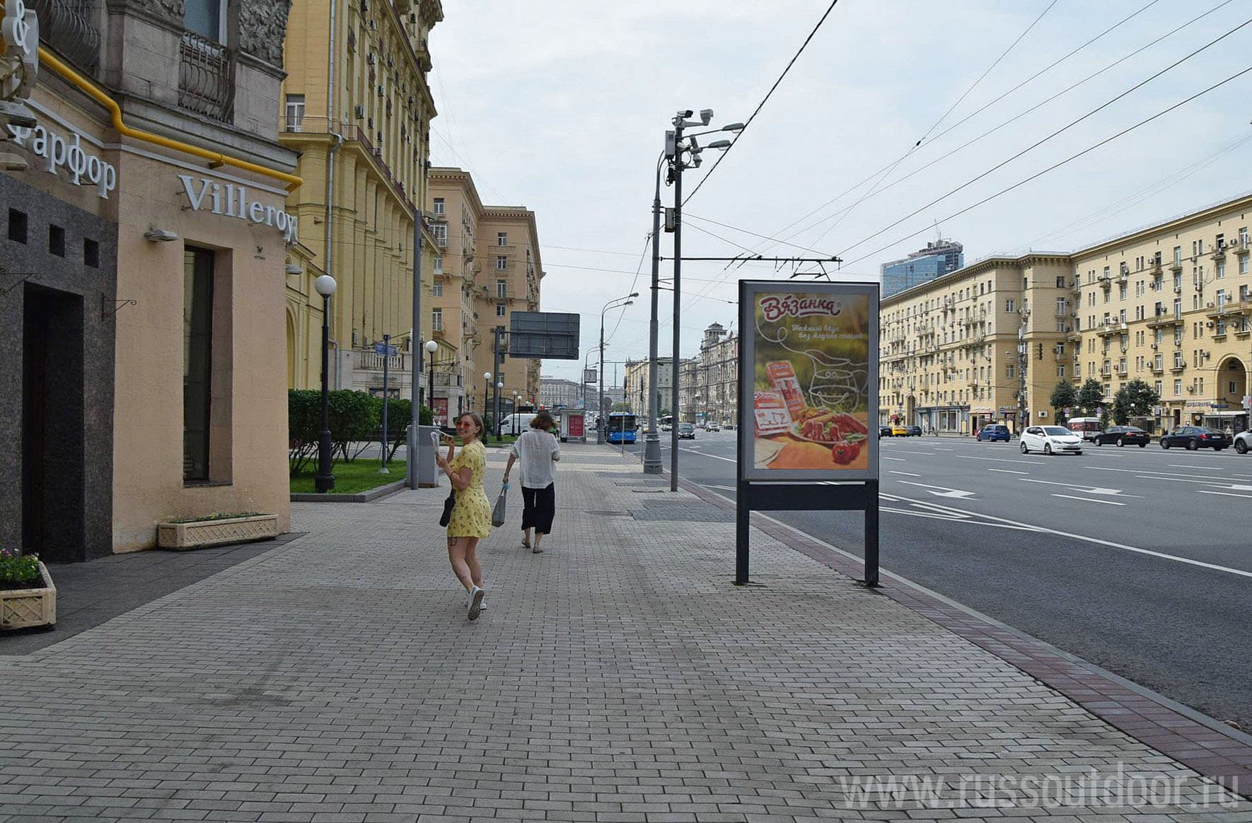 Москва. Кутузовский пр-т  23к1, 200 м до Х с ул. Дорогомиловская, сторона Б