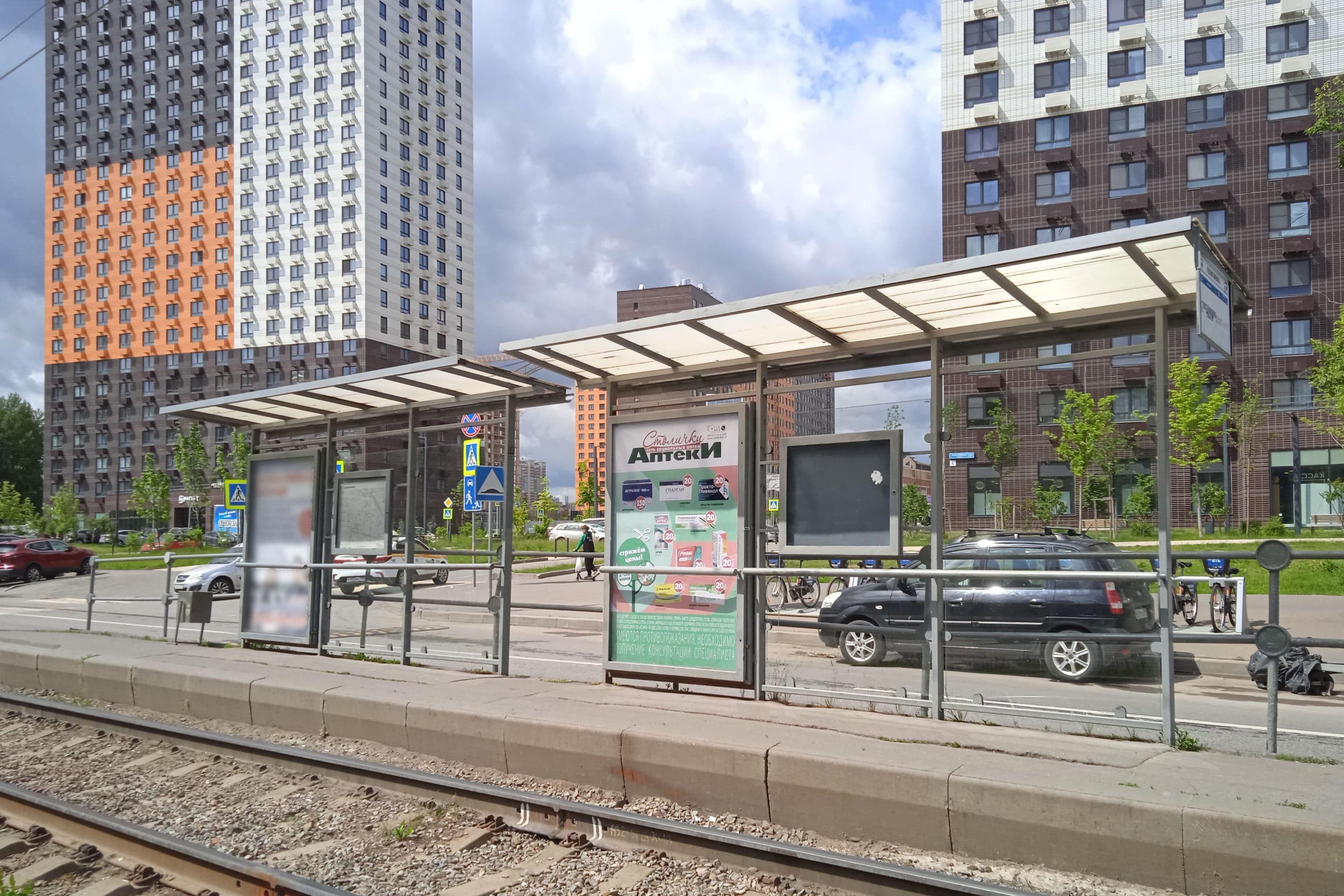 Москва. Полярная улица, д.25, стр.2 - ост. "Поликлиника" (в центр) поз.1, сторона А