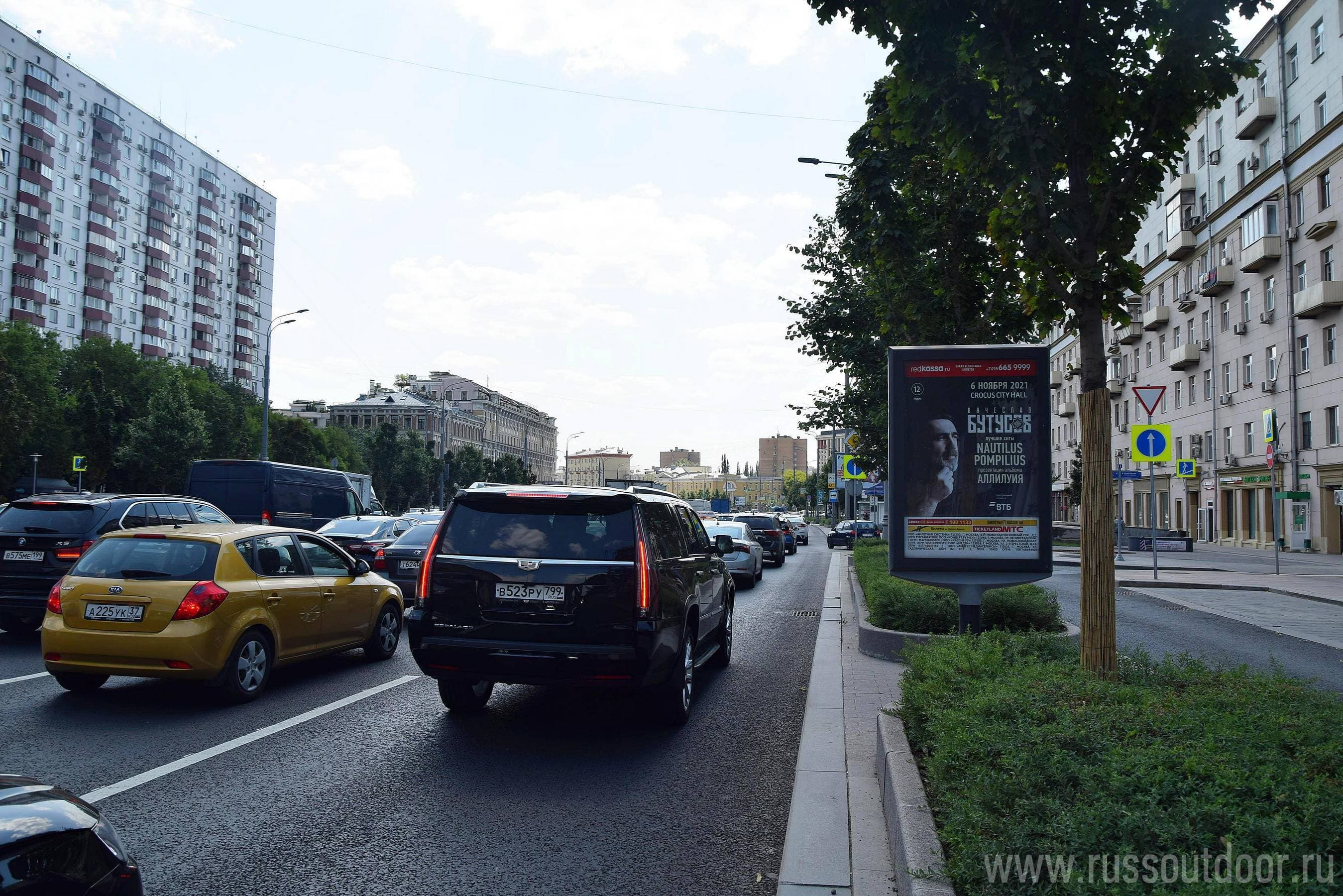 Москва. Смоленский б-р  11, внешняя стор. Садового (роллер), сторона А1