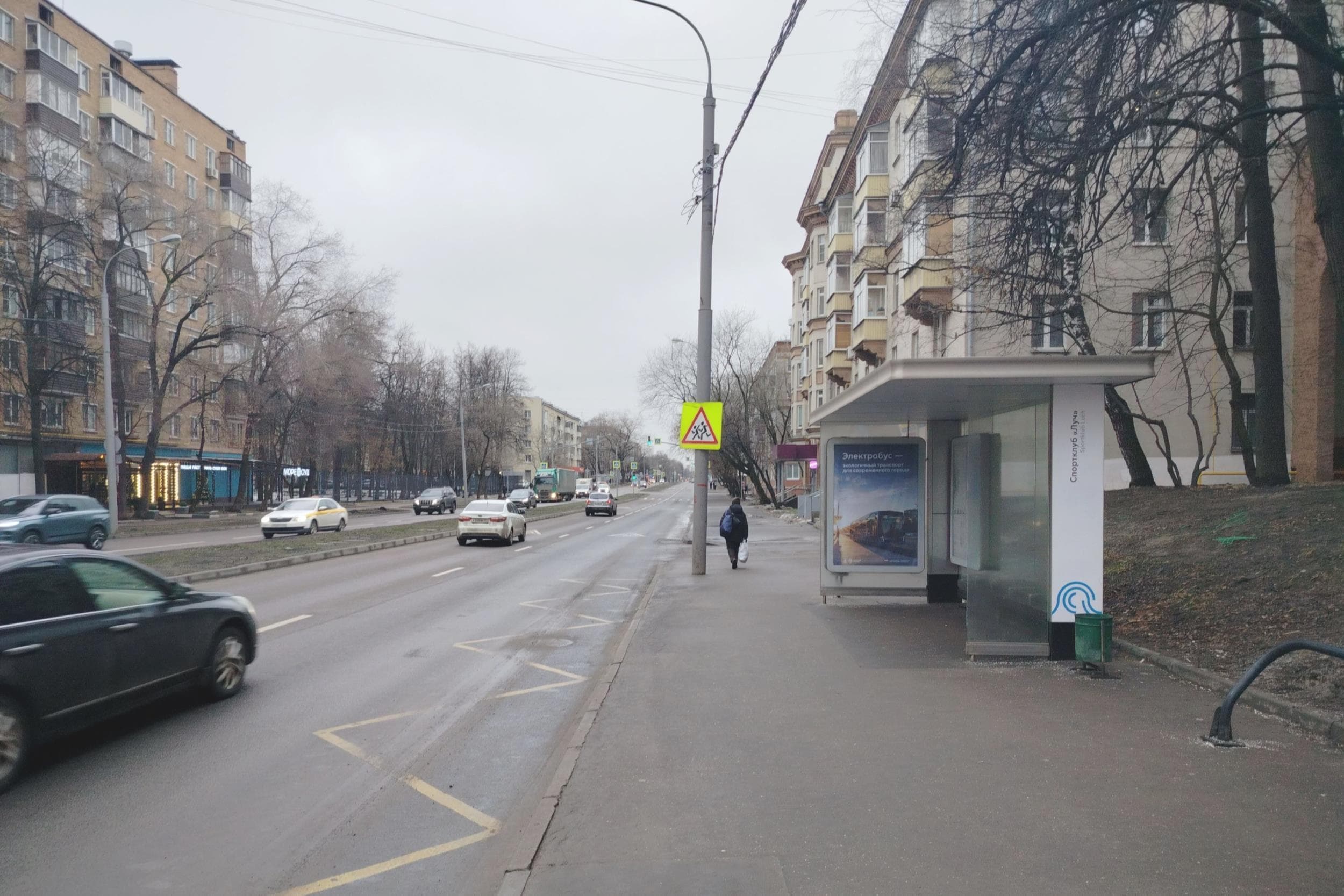 Москва. Владимирская 1-я ул.   6 - ост. "Спортклуб "Луч", сторона А