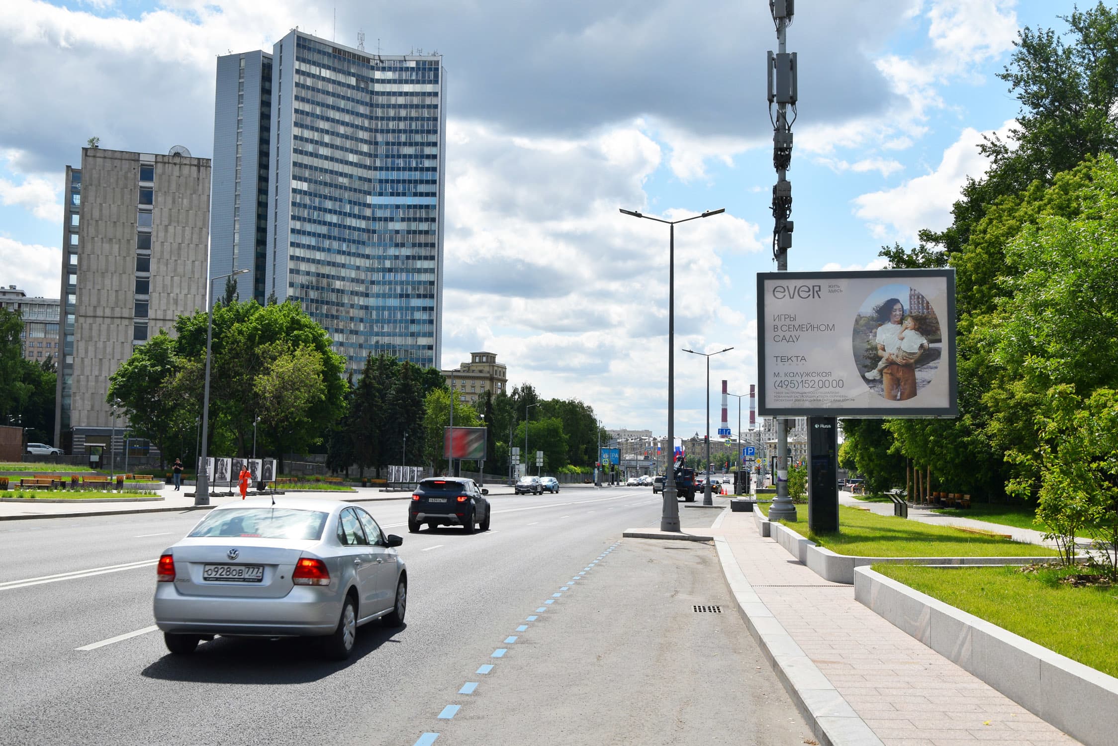 Москва. Конюшковская ул., 250 м после Х с ул. Заморенова, сторона А1