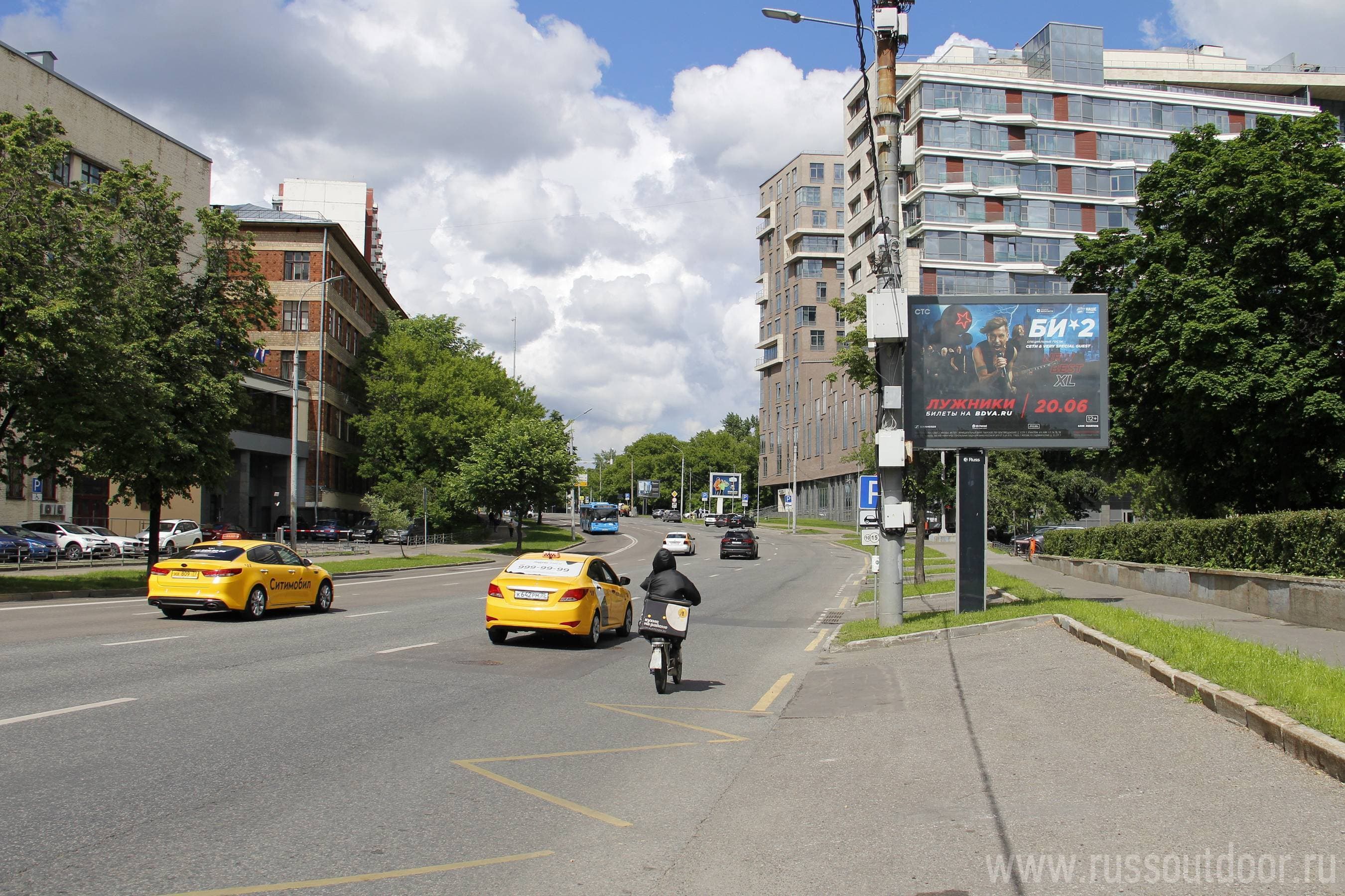 Москва. Советской Армии ул.   2-4 (светофор), сторона А1