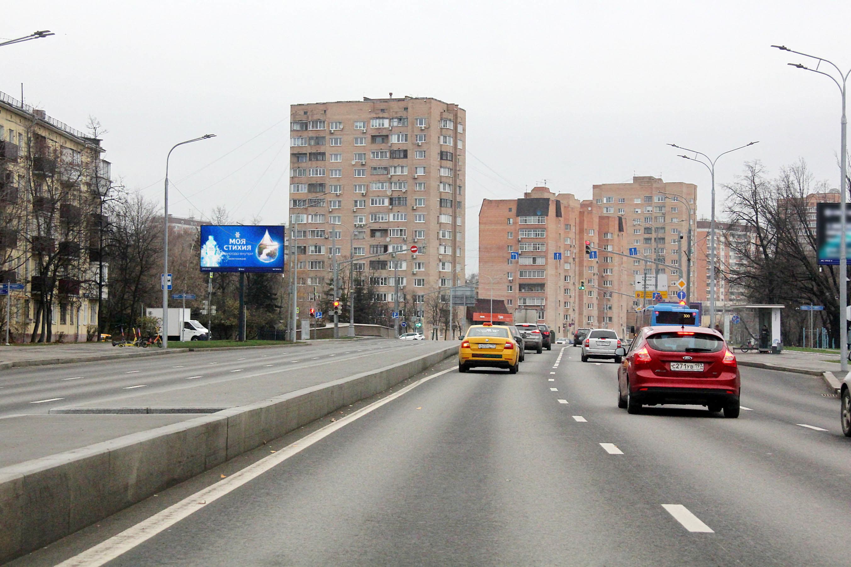 Москва. Большая Академическая ул.  31к1, (светофор), сторона Б1