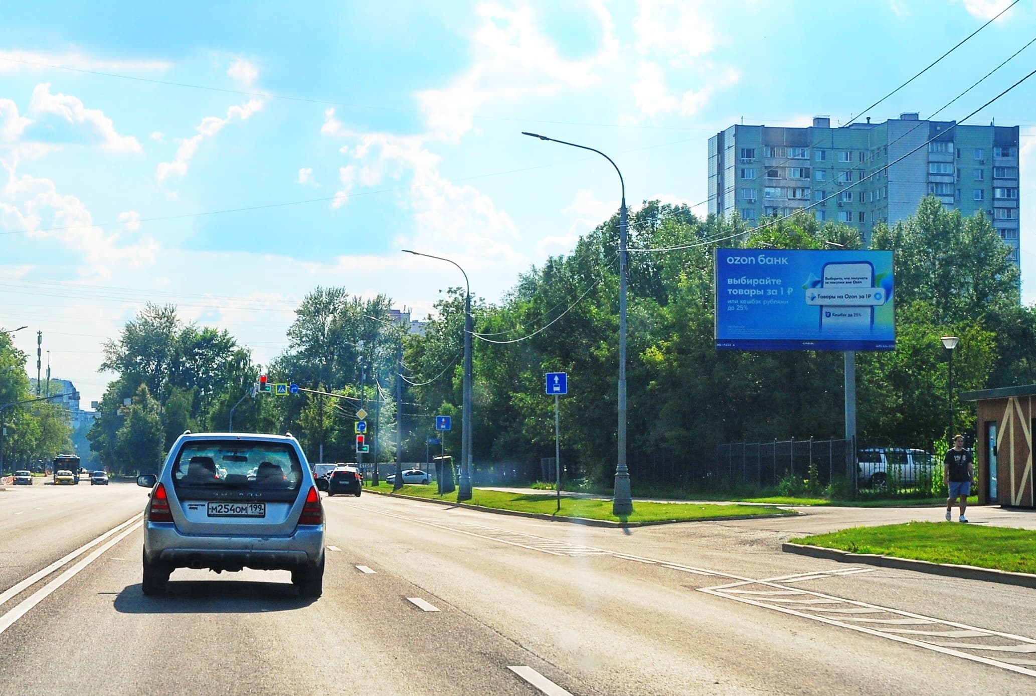 Москва. Дежнева пр-д, 100 м до Х с Юрловским пр-м (светофор), сторона А