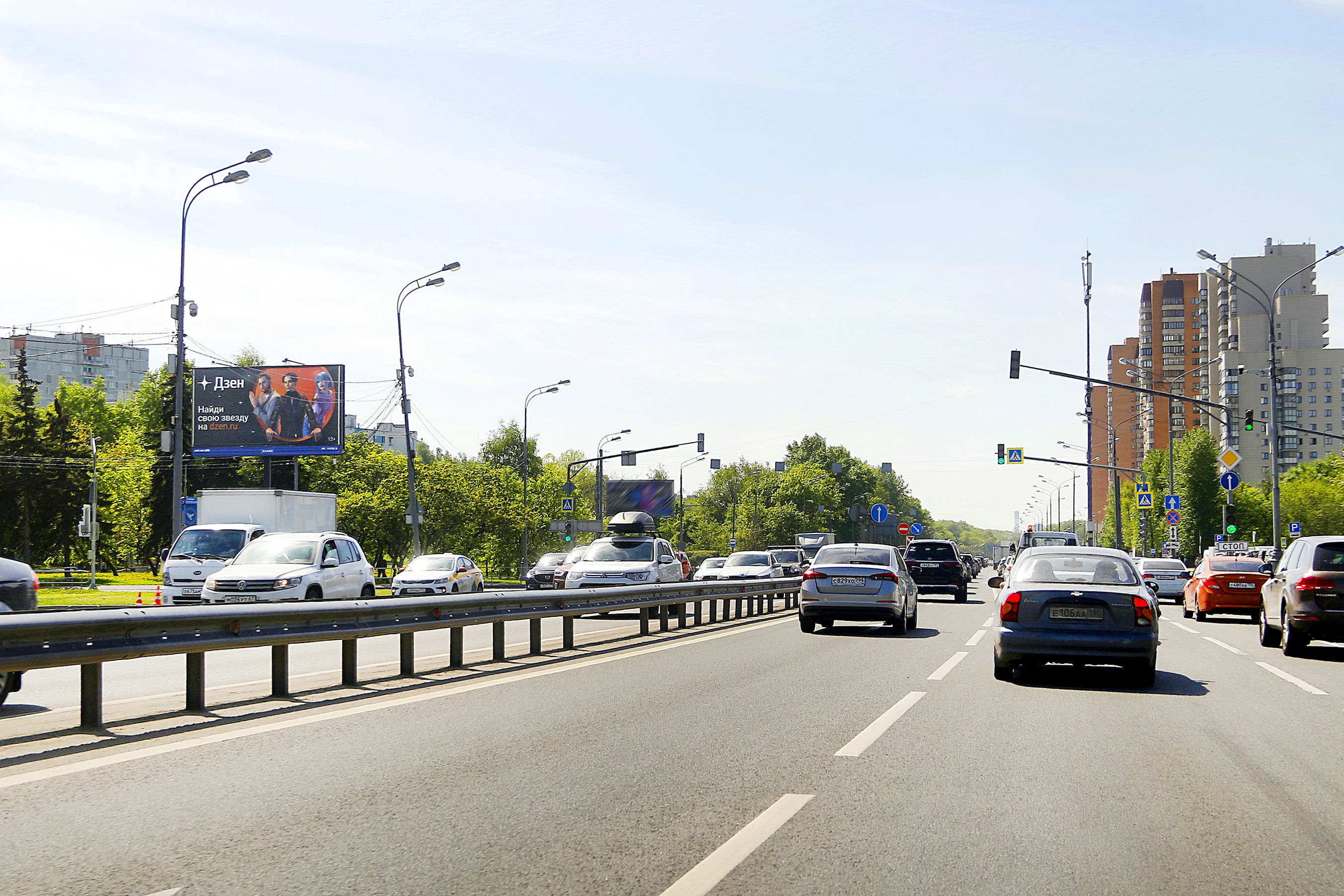 Москва. Энтузиастов ш. 100к1/102, X с ул. Сталеваров (светофор), сторона Б