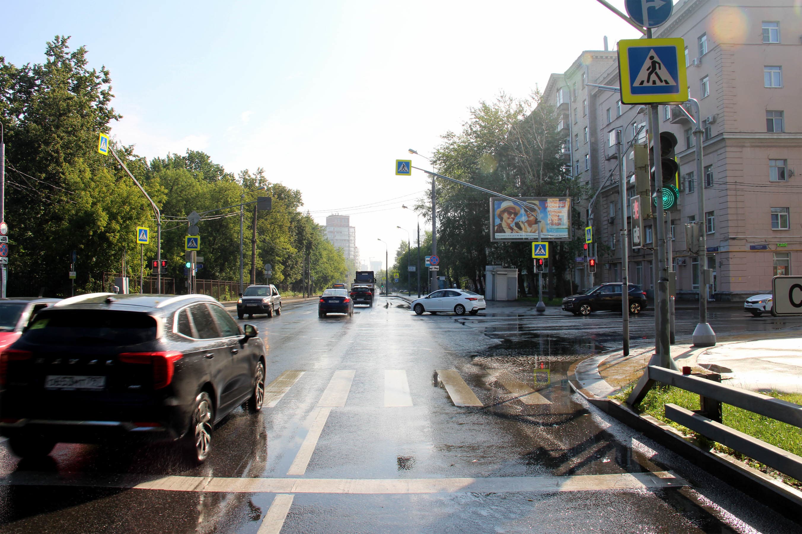 Москва. Филевская Б. ул.  19/18к1, Х с ул. Барклая (скроллер), (светофор), сторона А1