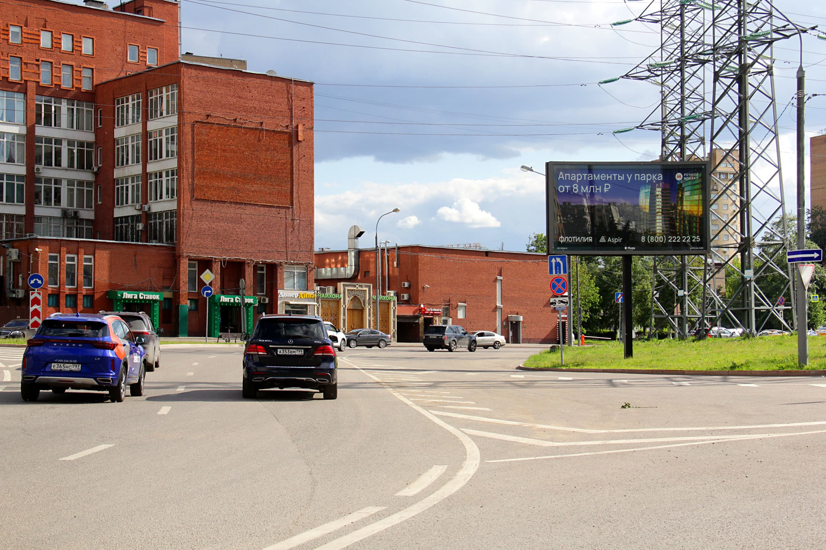 Москва. Кронштадтский бульвар   7, (светофор, м. "Водный стадион", ТЦ "Водный"), сторона А1