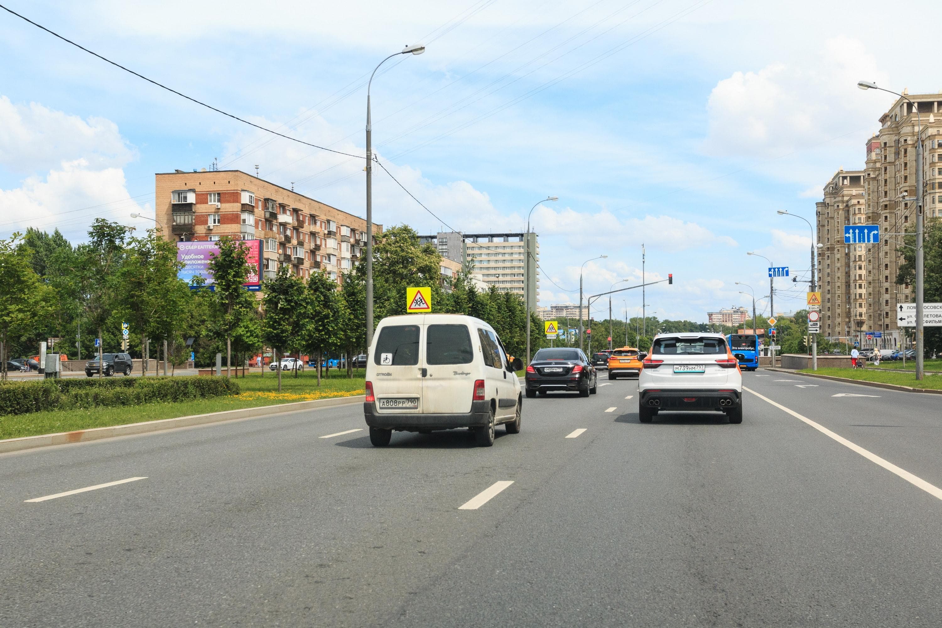 Москва. Мичуринский пр-т  16, ЦРП (светофор), сторона А2