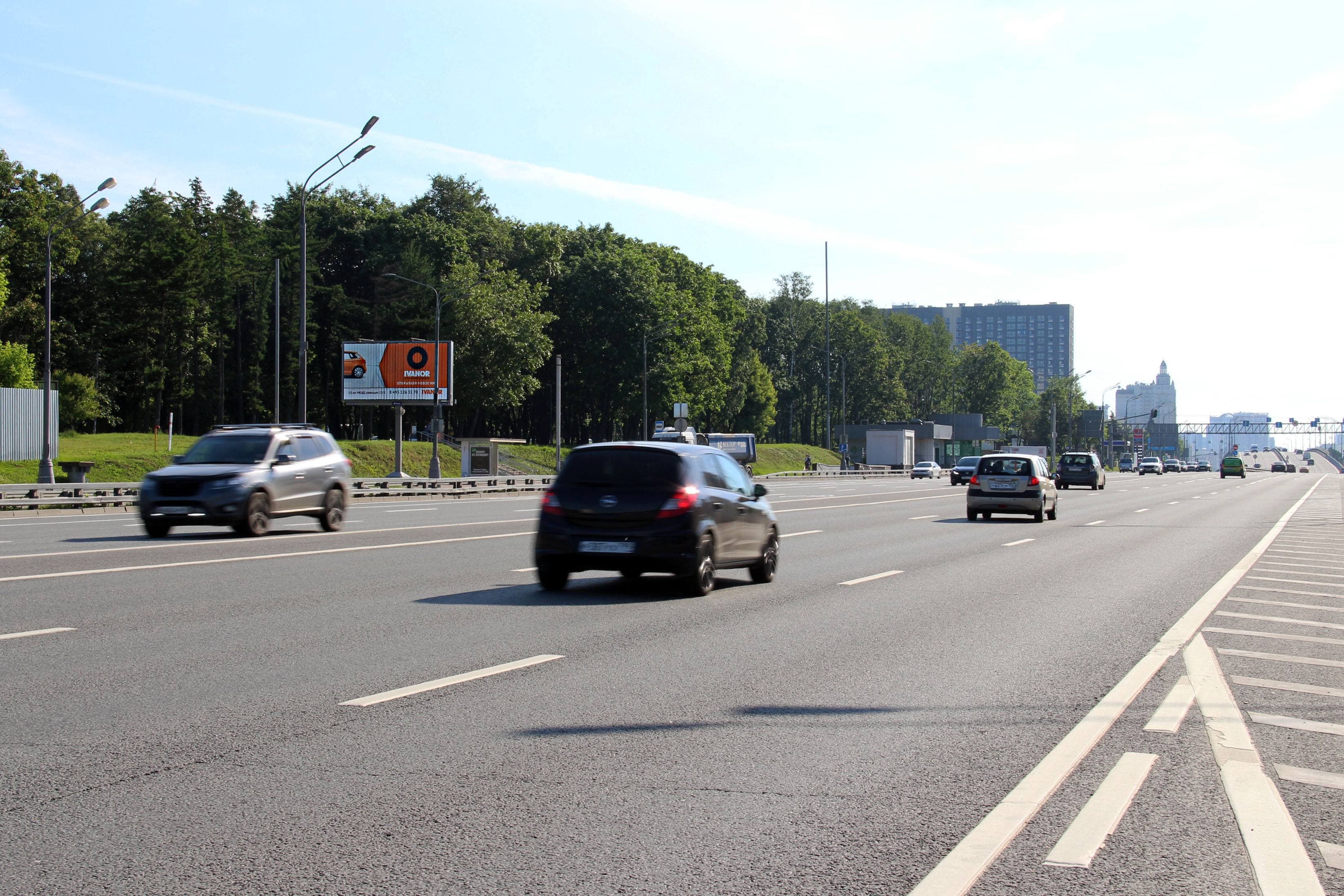Москва. Можайское ш., 350 м до съезда на МКАД (призмавижн), сторона Б1
