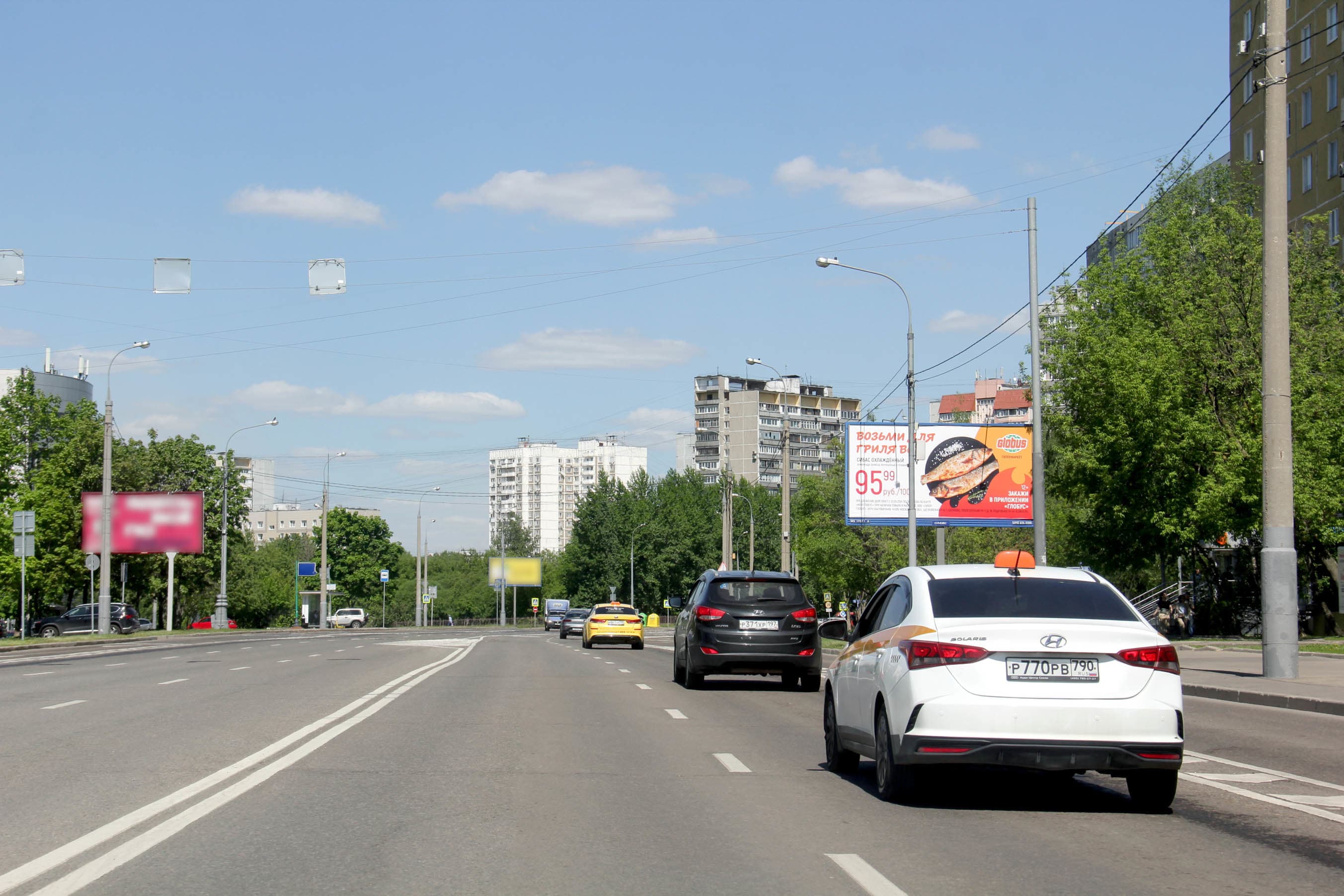 Москва. Северный б-р   2, 200 м после Х с ул. Декабристов (м. "Отрадное"), сторона А