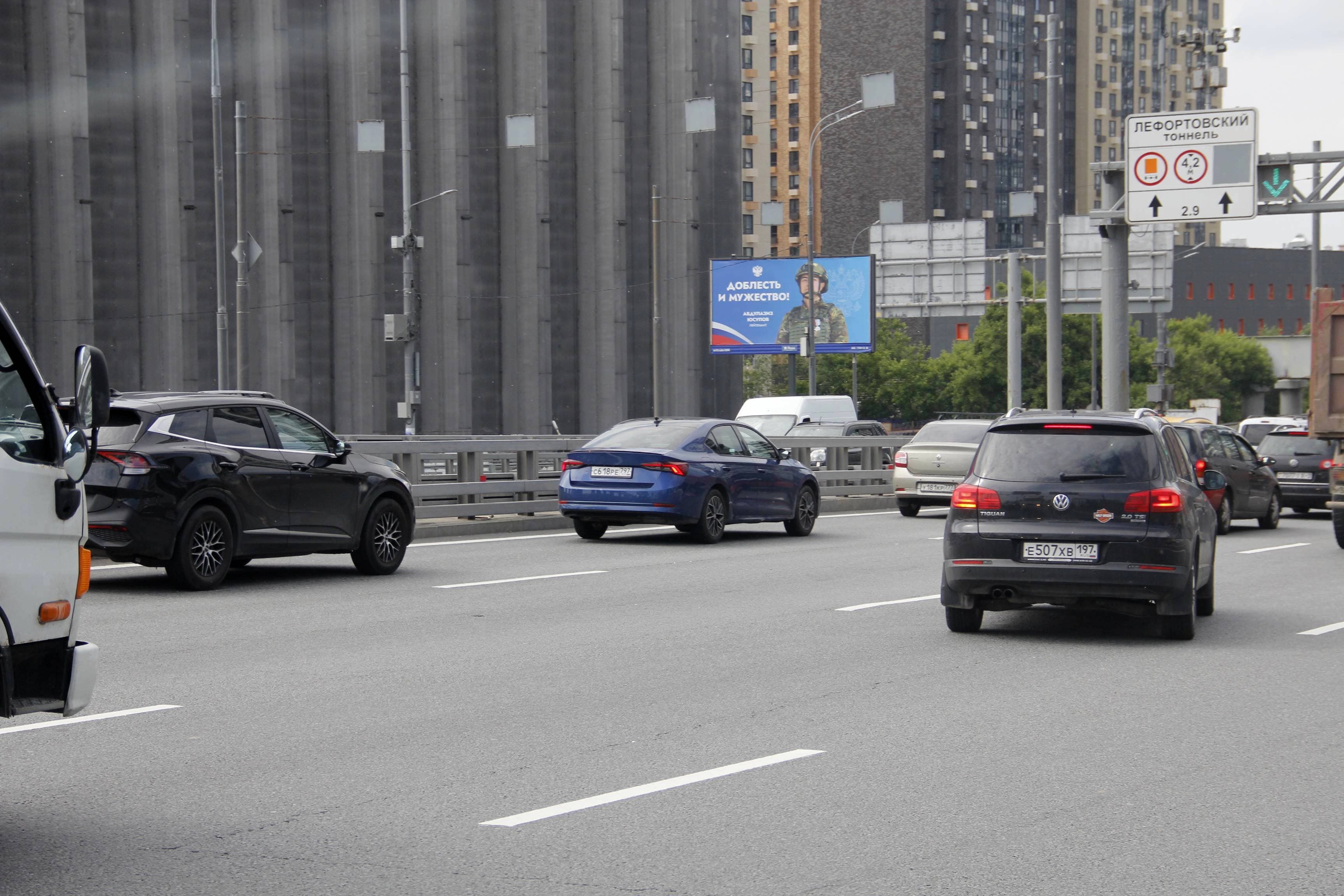 Москва. ТТК, Восток, внутренняя, 50 м после съезда на ш. Энтузиастов, сторона Б