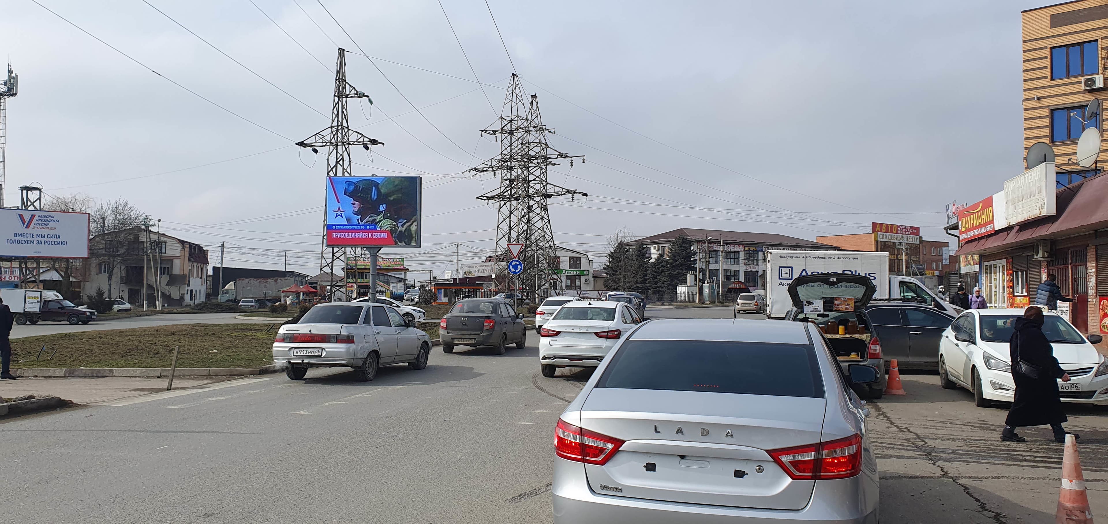 Реклама 2.7x3.7 по адресу Картоева ул. / Абдул-Гамида Тангиева ул. (кольцо) (Digital)