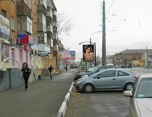 Реклама 1.2x1.8 по адресу Мира просп., 33, у магазина « Вернисаж»