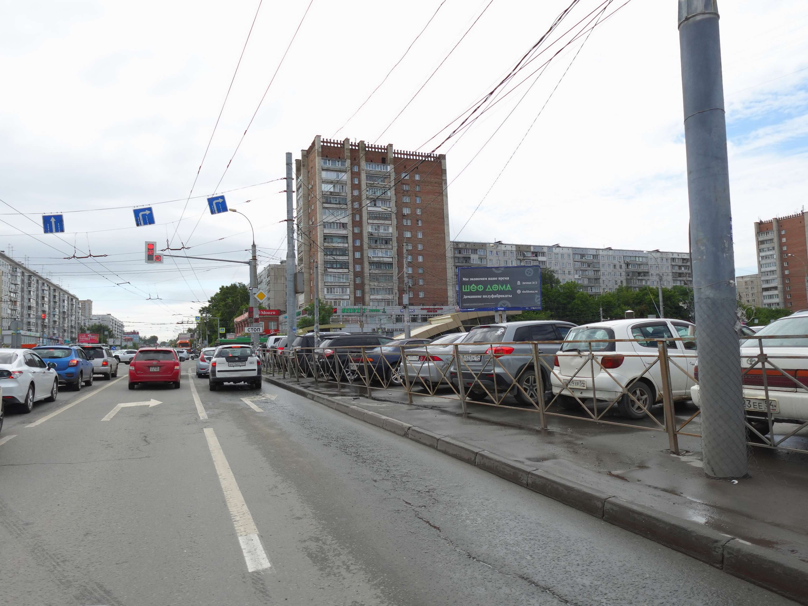Новосибирск. Б.Богаткова ул., д.239 / Кошурникова ул. (ТЦ "Золотая Нива"), сторона А
