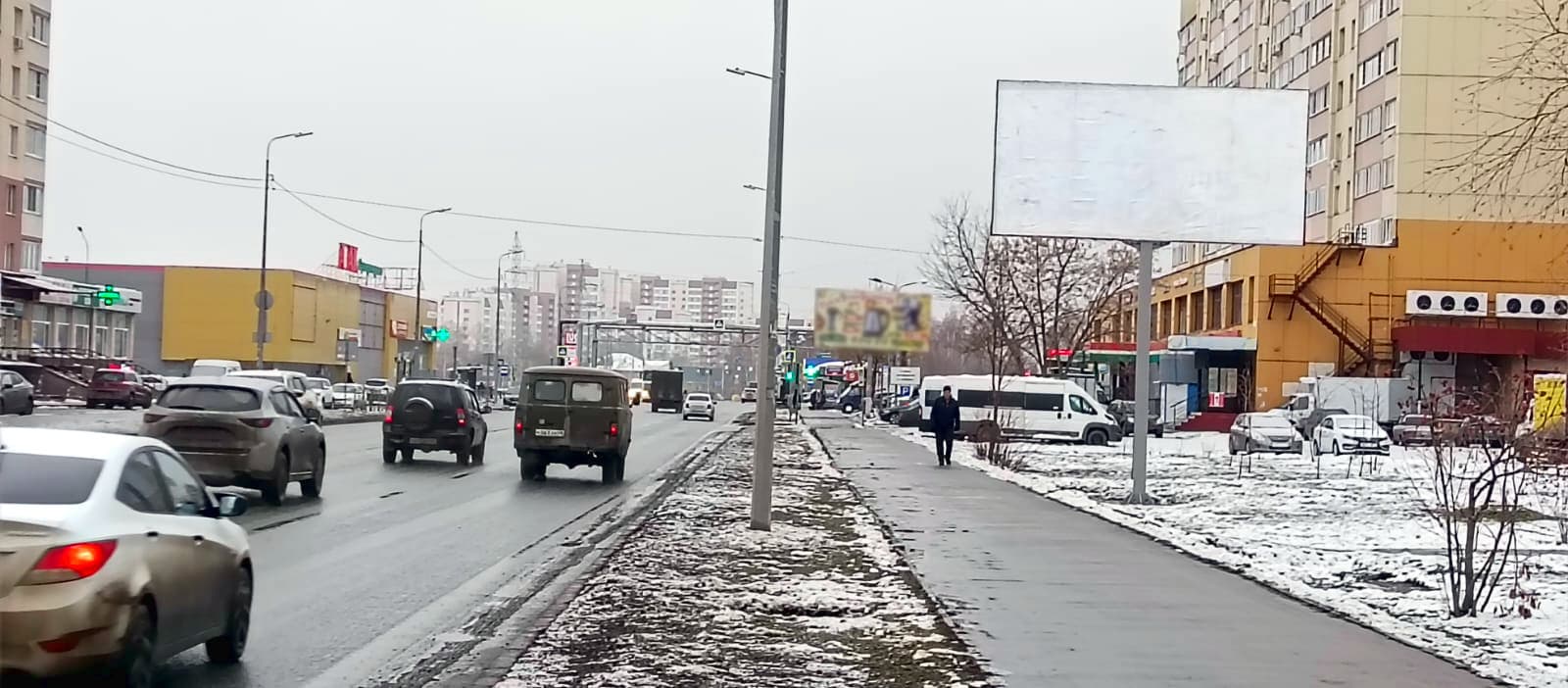 Реклама 3x6 по адресу Антонова ул.  31