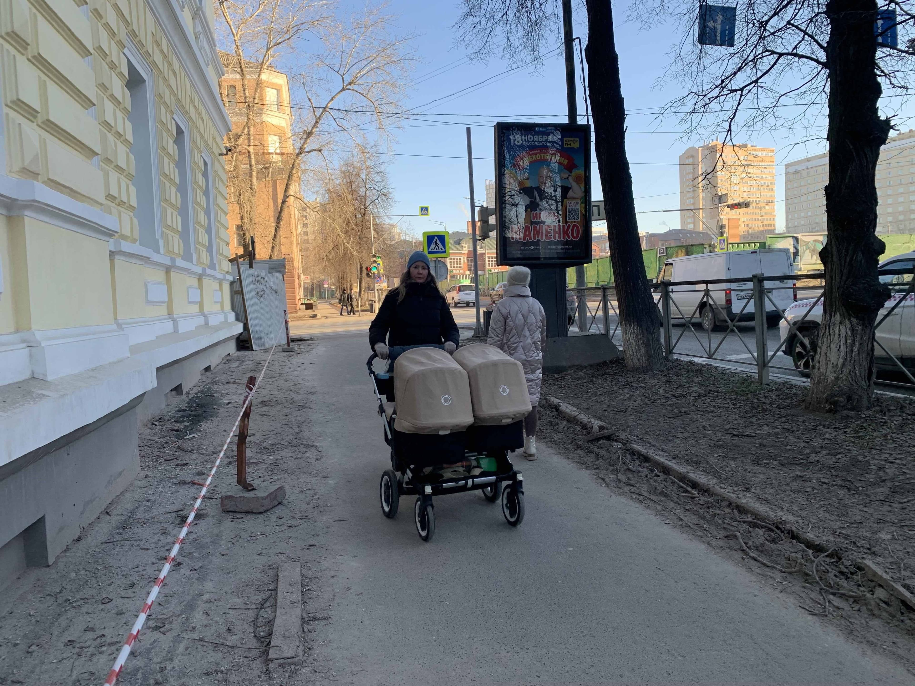 Реклама 1.2x1.8 по адресу Куйбышева ул. 39 ТЦ Алмаз