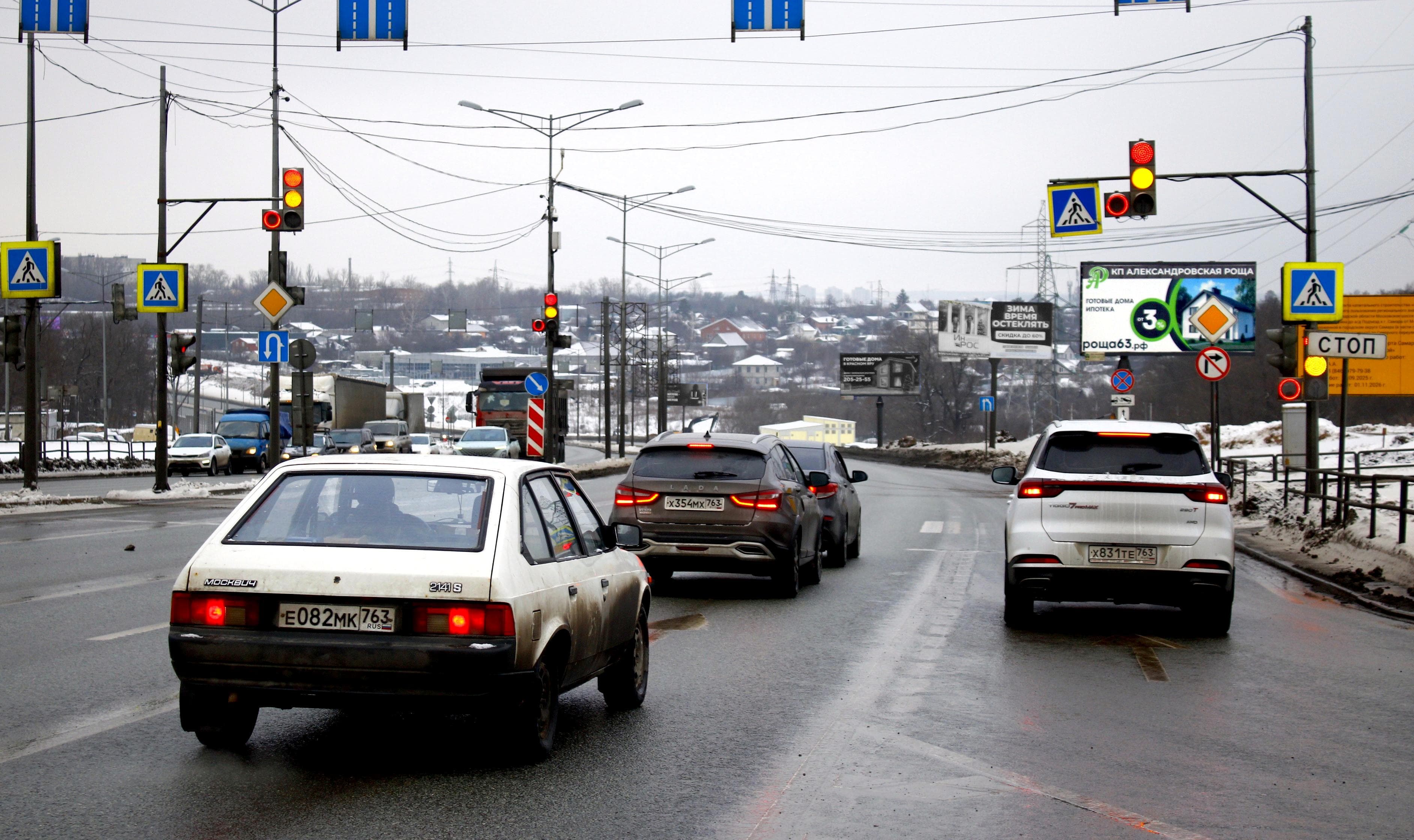 Самара. Московское шоссе, 18 км, нечетная сторона, (светофор, "Metro"), сторона А