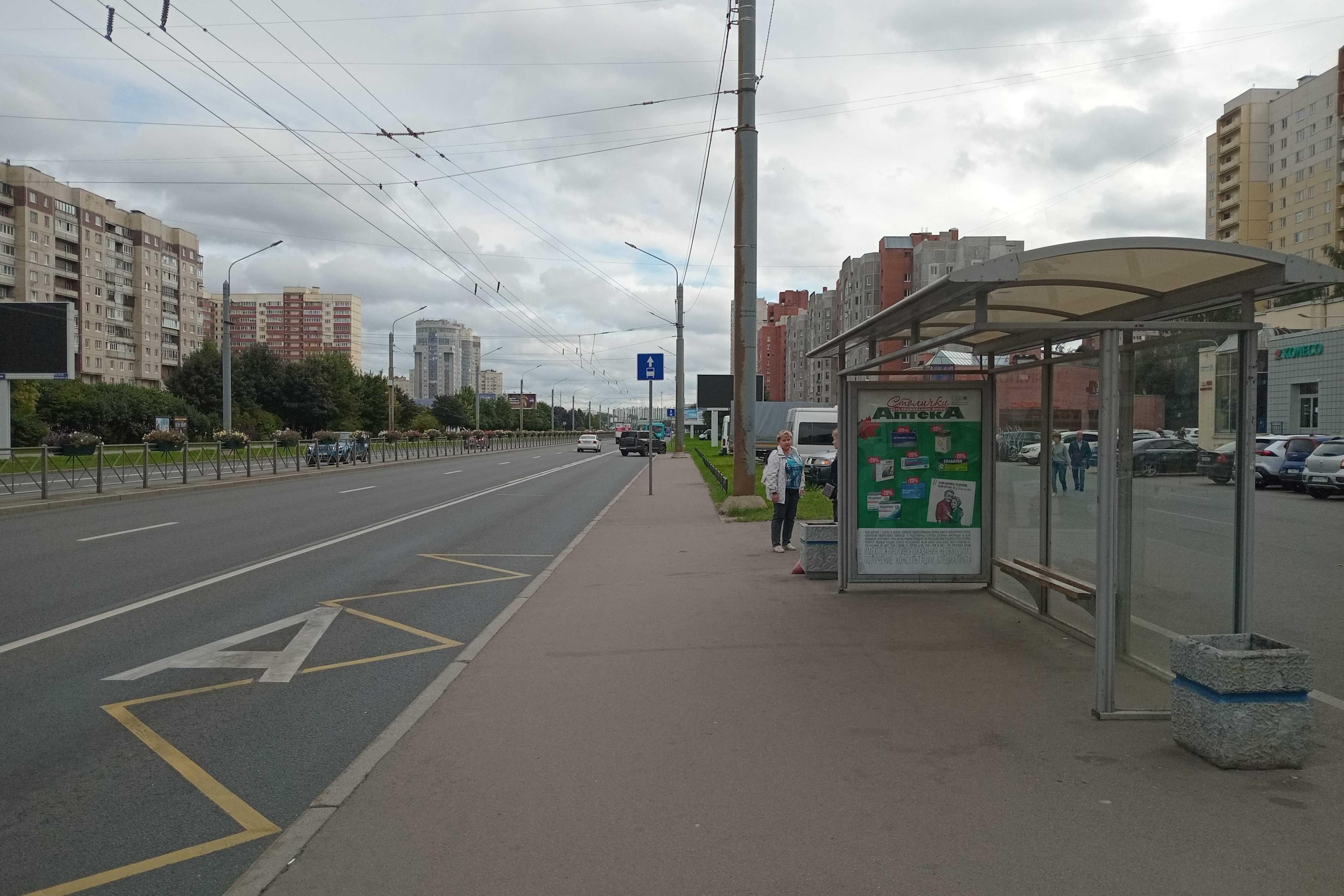 Санкт-Петербург. Ленинский проспект  93к1 - ост. "Улица Котина", (светофор), сторона А