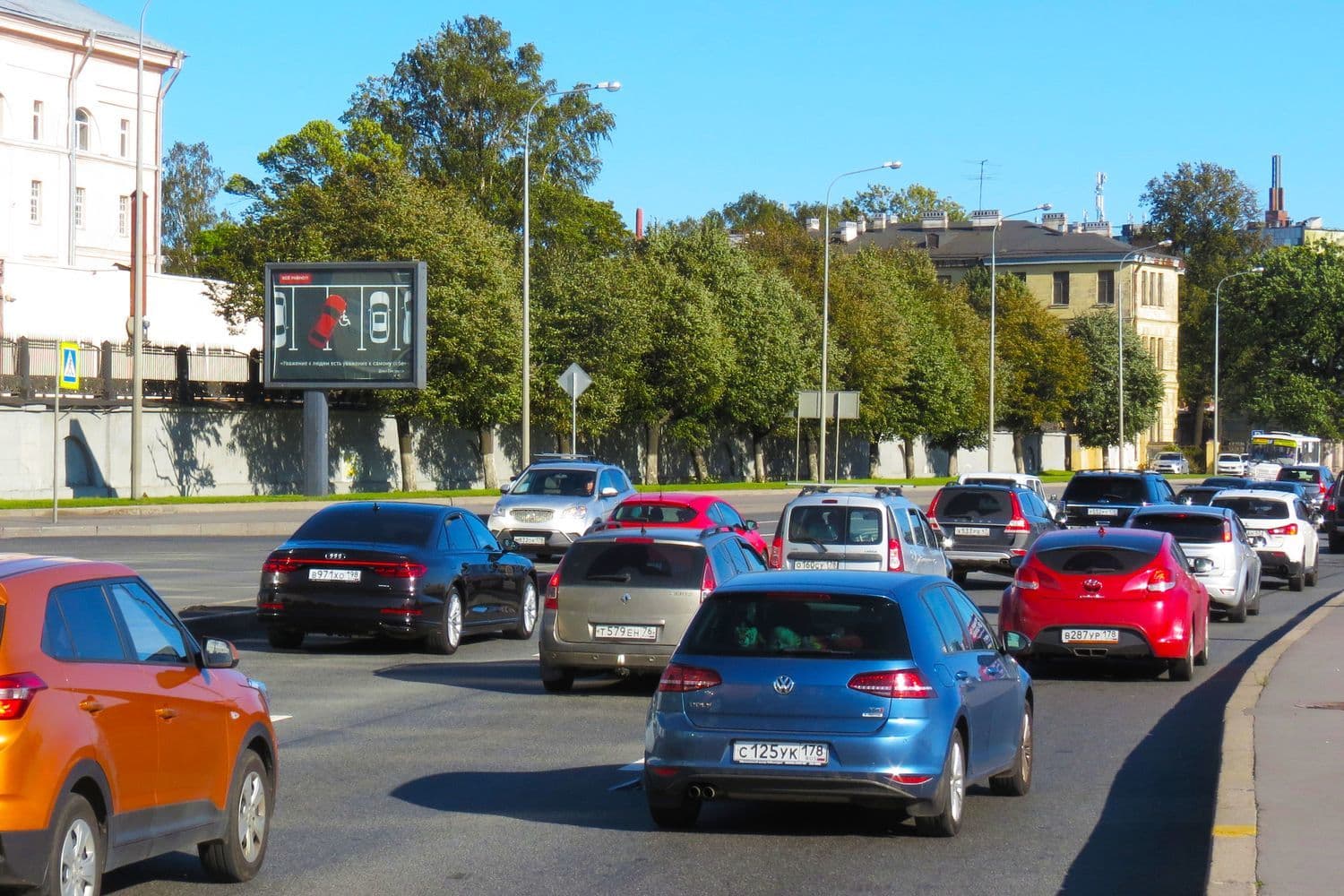 Реклама 2.7x3.7 по адресу Свердловская наб. 34 / Феодосийская ул.