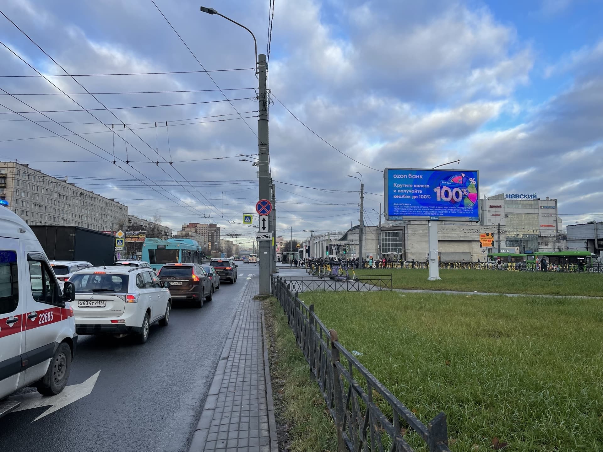 Санкт-Петербург. Большевиков пр. 21, напротив/ Дыбенко ул. DIGITAL, сторона А1