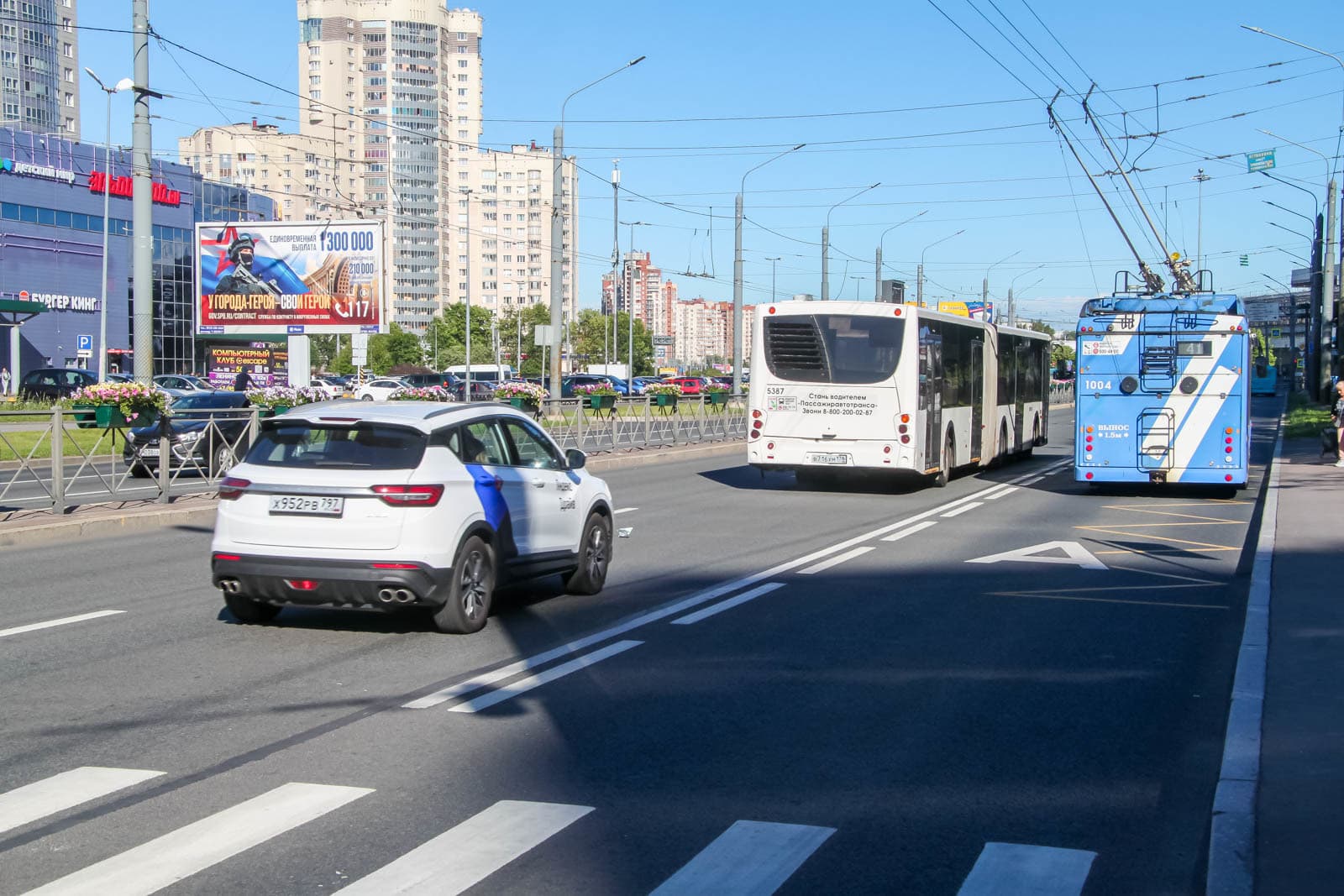 Санкт-Петербург. Ленинский пр., напротив  д. 97, сторона Б