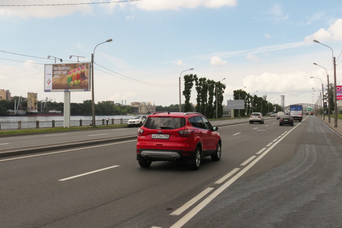 Санкт-Петербург. Октябрьская наб., напротив д. 12, сторона Б