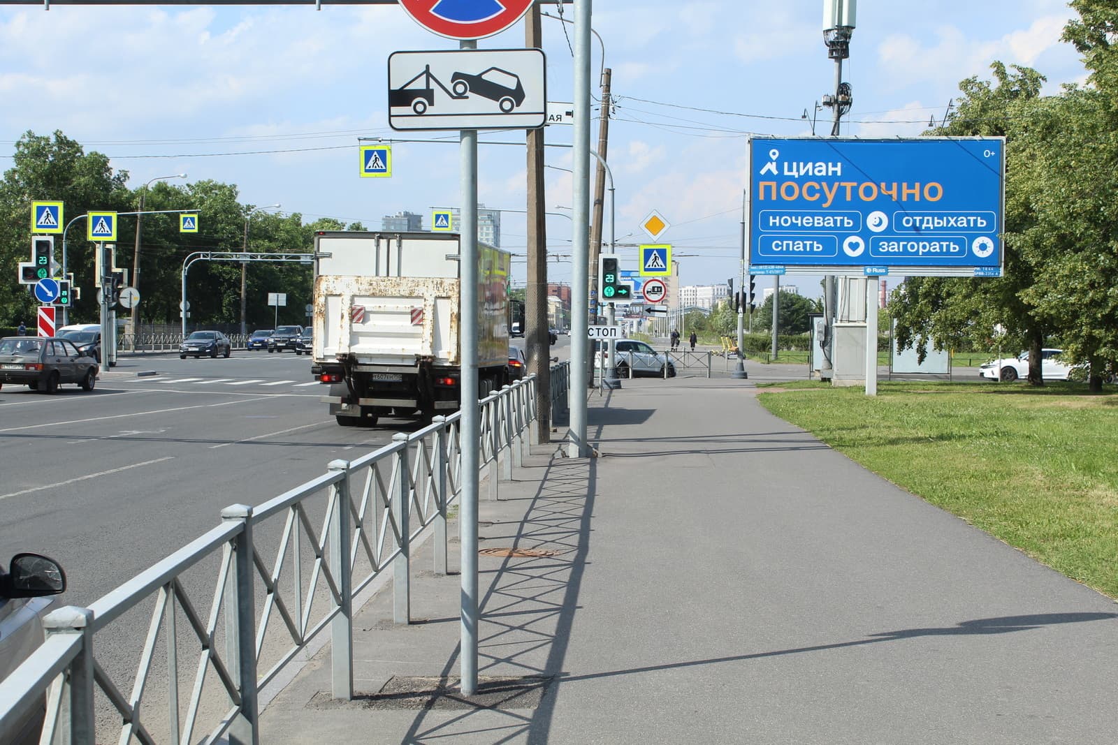 Санкт-Петербург. Юрия Гагарина пр. / Бассейная ул. 63 (в центр), сторона А
