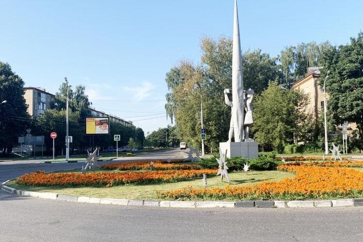 Реклама 2.7x3.7 по адресу ул. Комарова, д. 14