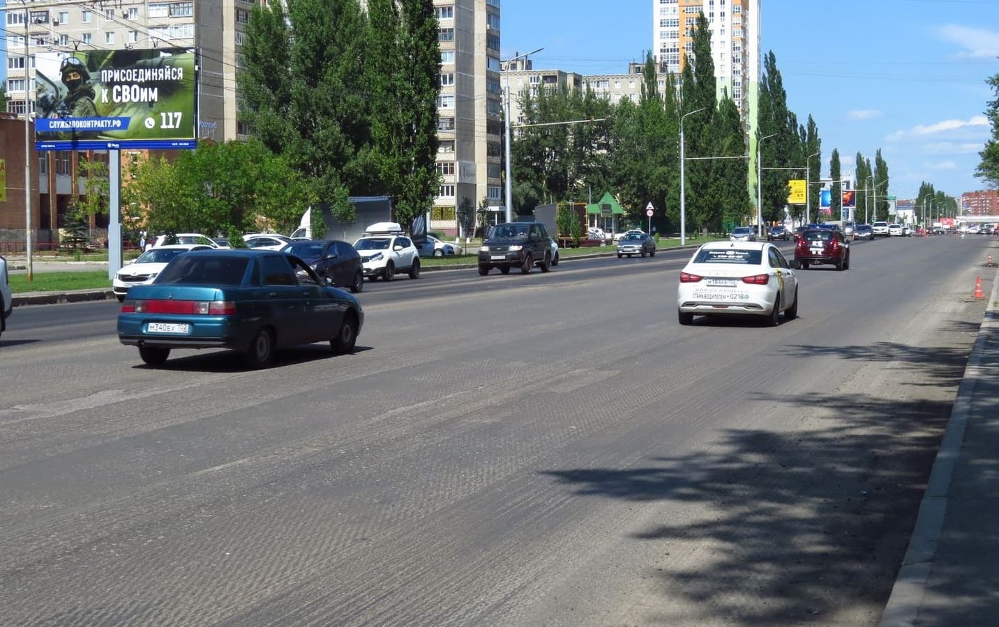 Уфа.  ул. Маршала Жукова,между зданиями №9 и №11, сторона Б
