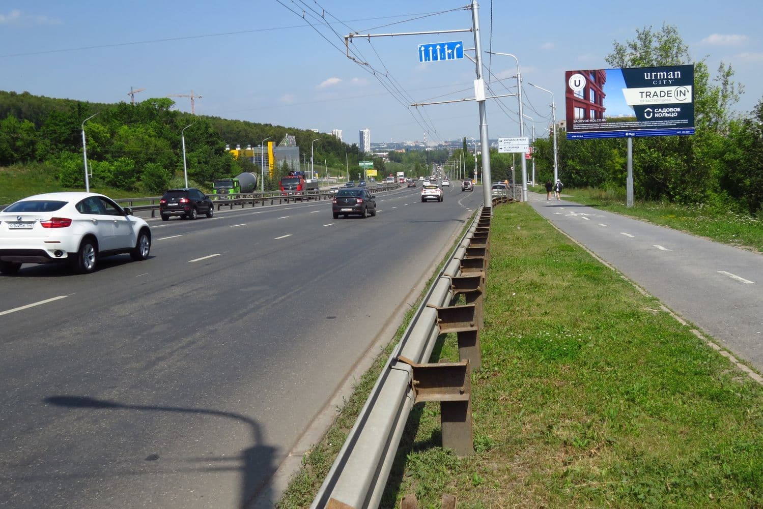 Уфа.  ул. Сипайловская, рядом со зданием № 7 по ул. Белоозерская, сторона А
