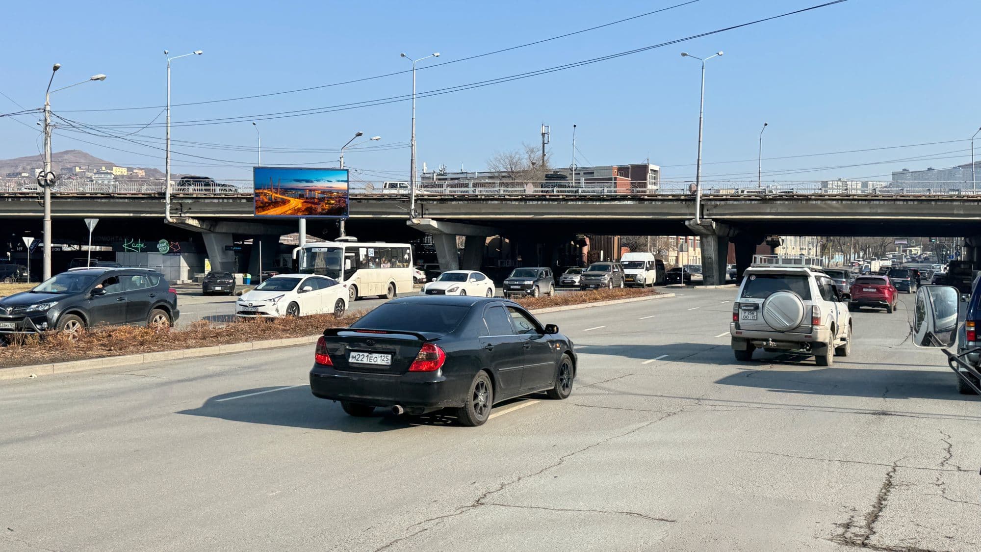 Владивосток. Океанский проспект, 165, сторона А1