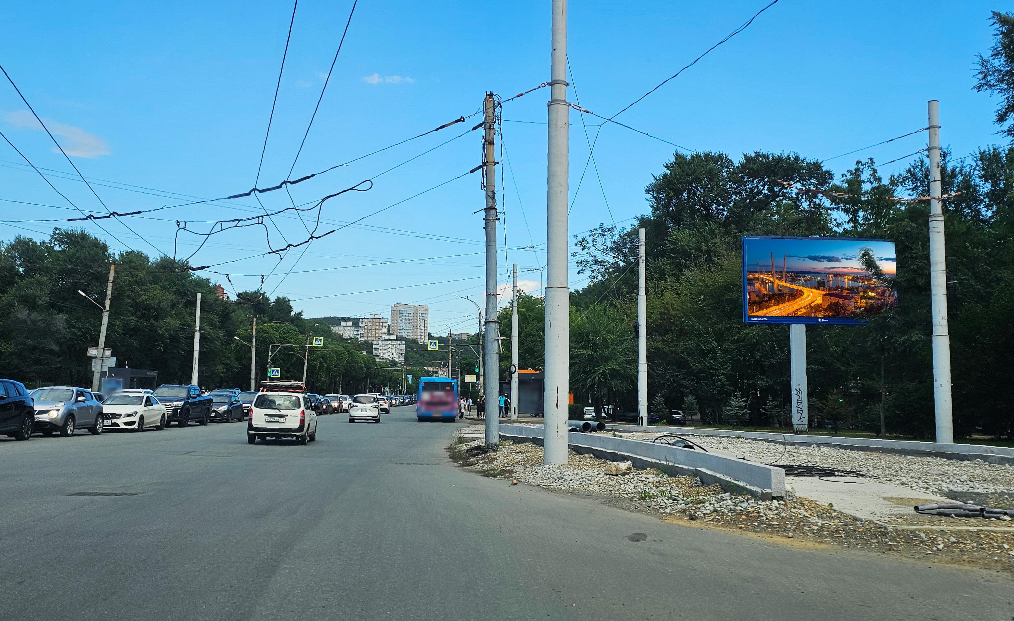 Владивосток. Русская ул. 48 / 100 лет Владивостоку пр-т (ост. "Русская ул."), сторона А