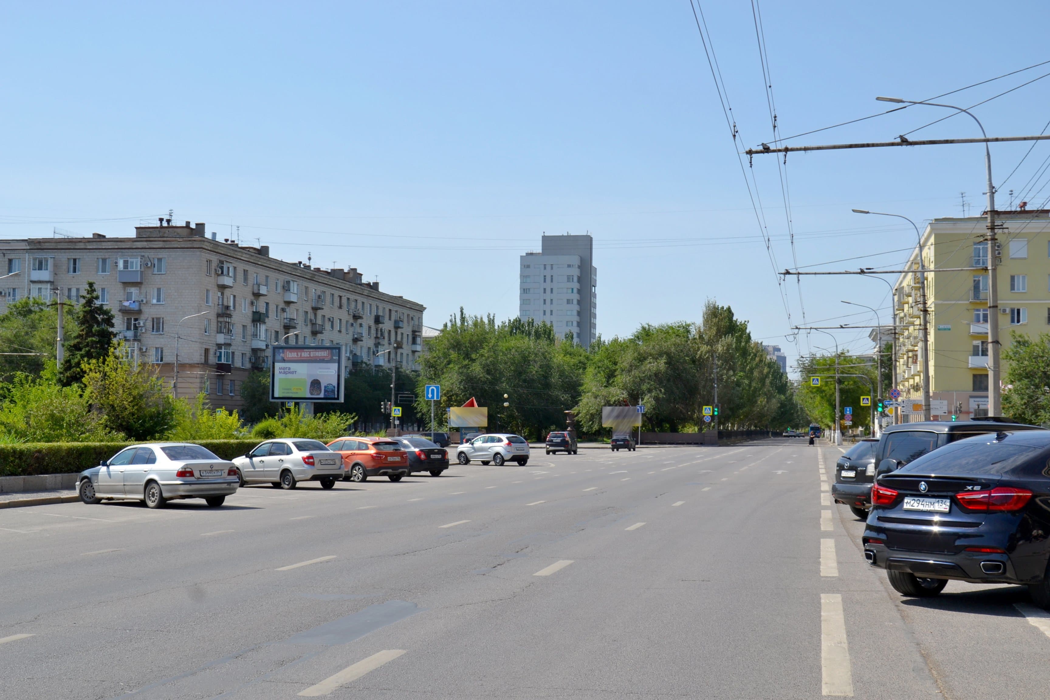 Реклама 2.7x3.7 по адресу В.И. Ленина просп. / В.И. Ленина пл. (разделительный остров)