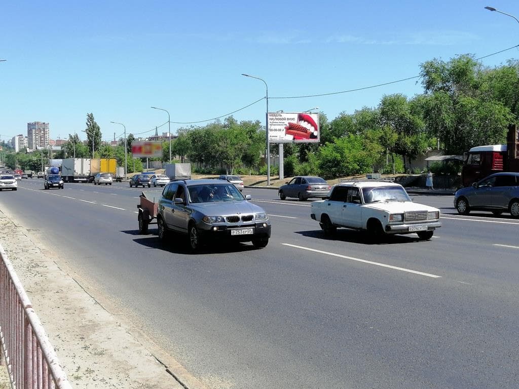 Волгоград. Краснопресненская ул. (остановка Зеленое кольцо), сторона А