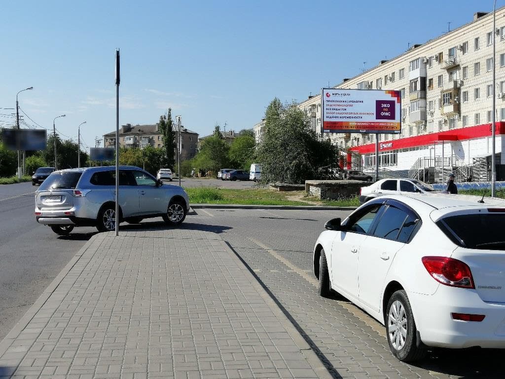 Волгоград. Пархоменко ул. / Хиросимы ул. (в 200м от пересечения), сторона А