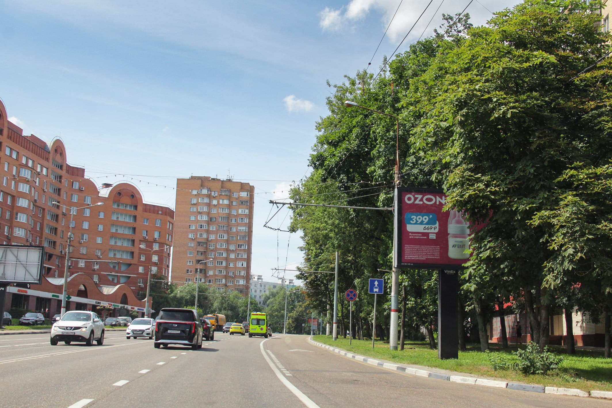 Юбилейный проспект, д. 36, 50 м от ост. "Универмаг", №CB100A1, сторона А1 Химки. Юбилейный проспект, д. 36, 50 м от ост. "Универмаг", №CB100A1, сторона А1