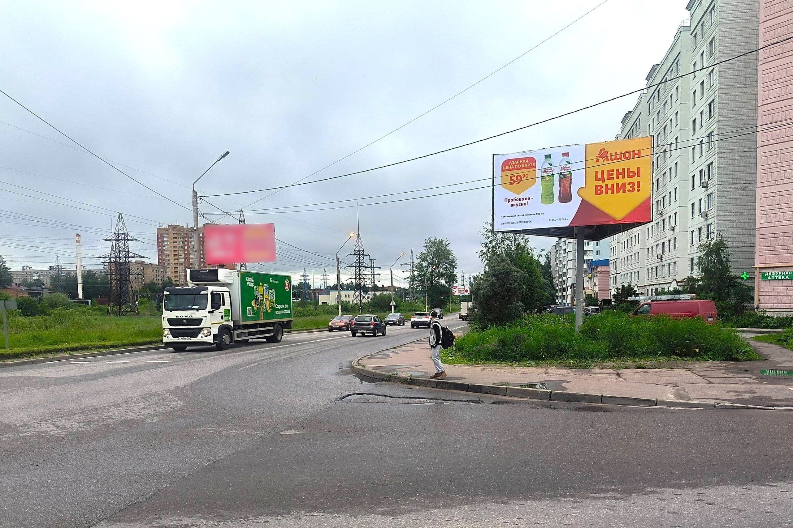 shit 3x6 Реклама 3x6 по адресу ул. 60 лет Октября и 60 лет Комсомола (на повороте, трехсторонний) лево