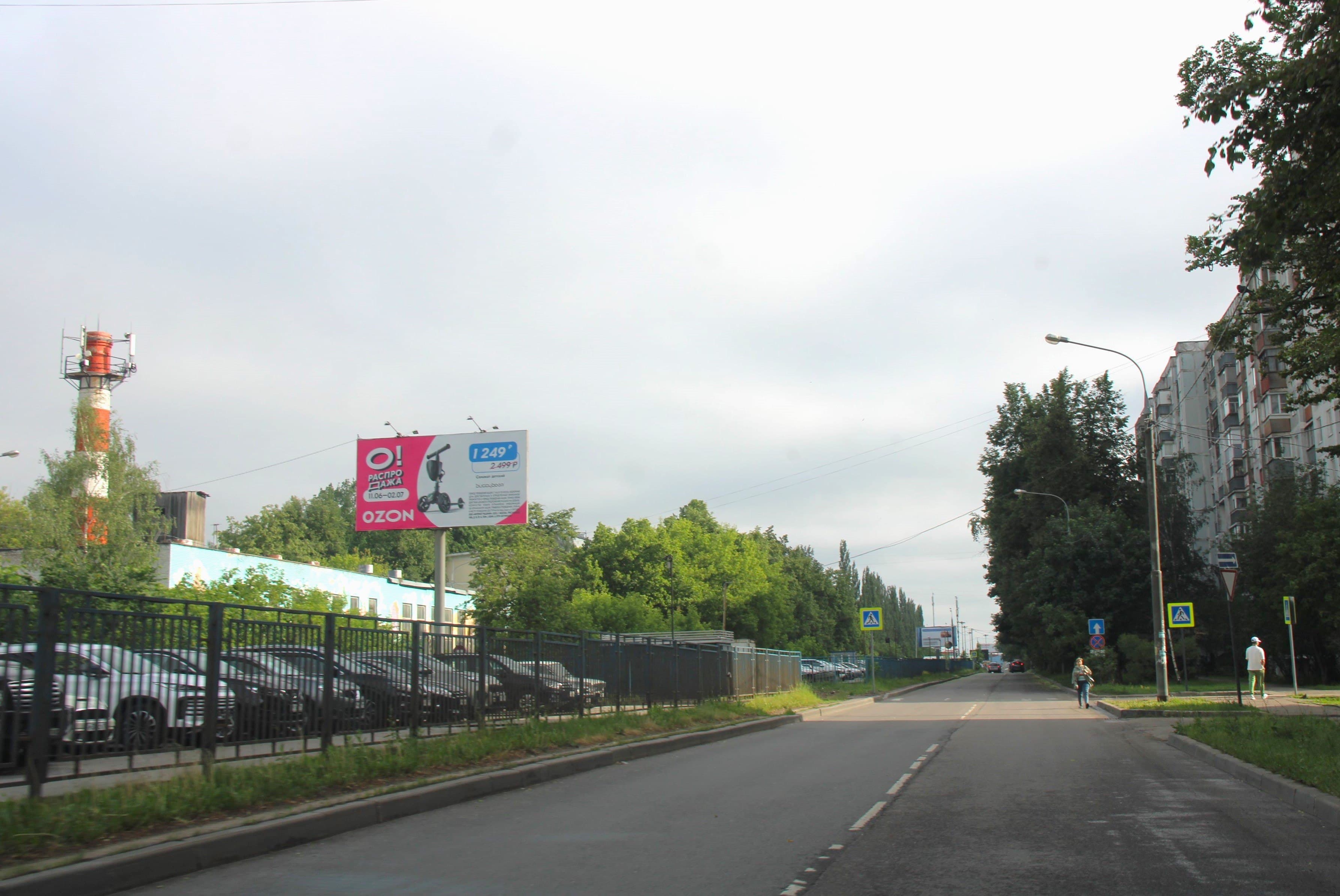г. Королев, ул. Коммунальная, д. 28, напротив, на разделительной полосе, сторона А1 Королёв. г. Королев, ул. Коммунальная, д. 28, напротив, на разделительной полосе, сторона А1