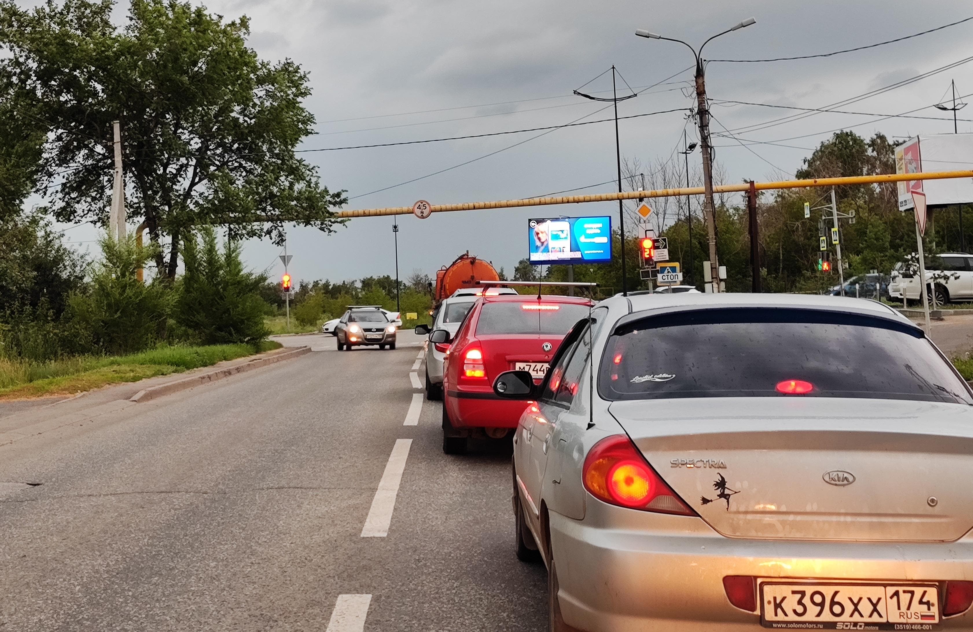 shit 3x6 Реклама 3x6 по адресу Лесопарковая ул. / Зеленая ул. (на углу, справа от кольца) (Digital)