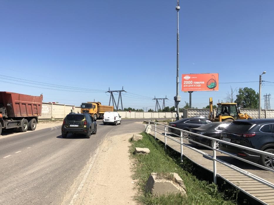 Развилка, въезд в ЖК Римский, слева при движении от д. Беседы, сторона А Московская область. Развилка, въезд в ЖК Римский, слева при движении от д. Беседы, сторона А
